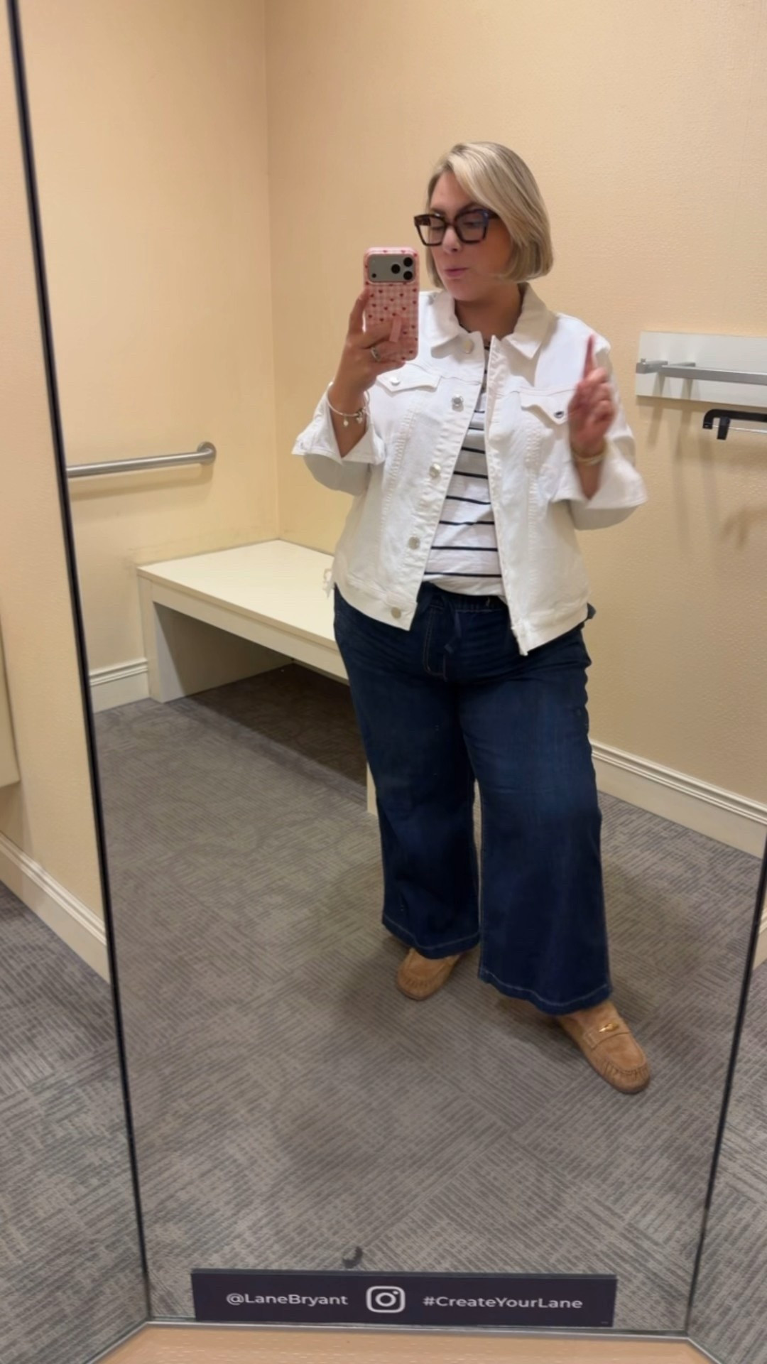 Ran over to @lanebryant to try their new Genius jeans and they did NOT disappoint!😍 they also had SO many gorgeous new arrivals! #lanebryant #lanebryantpartner #ad 
