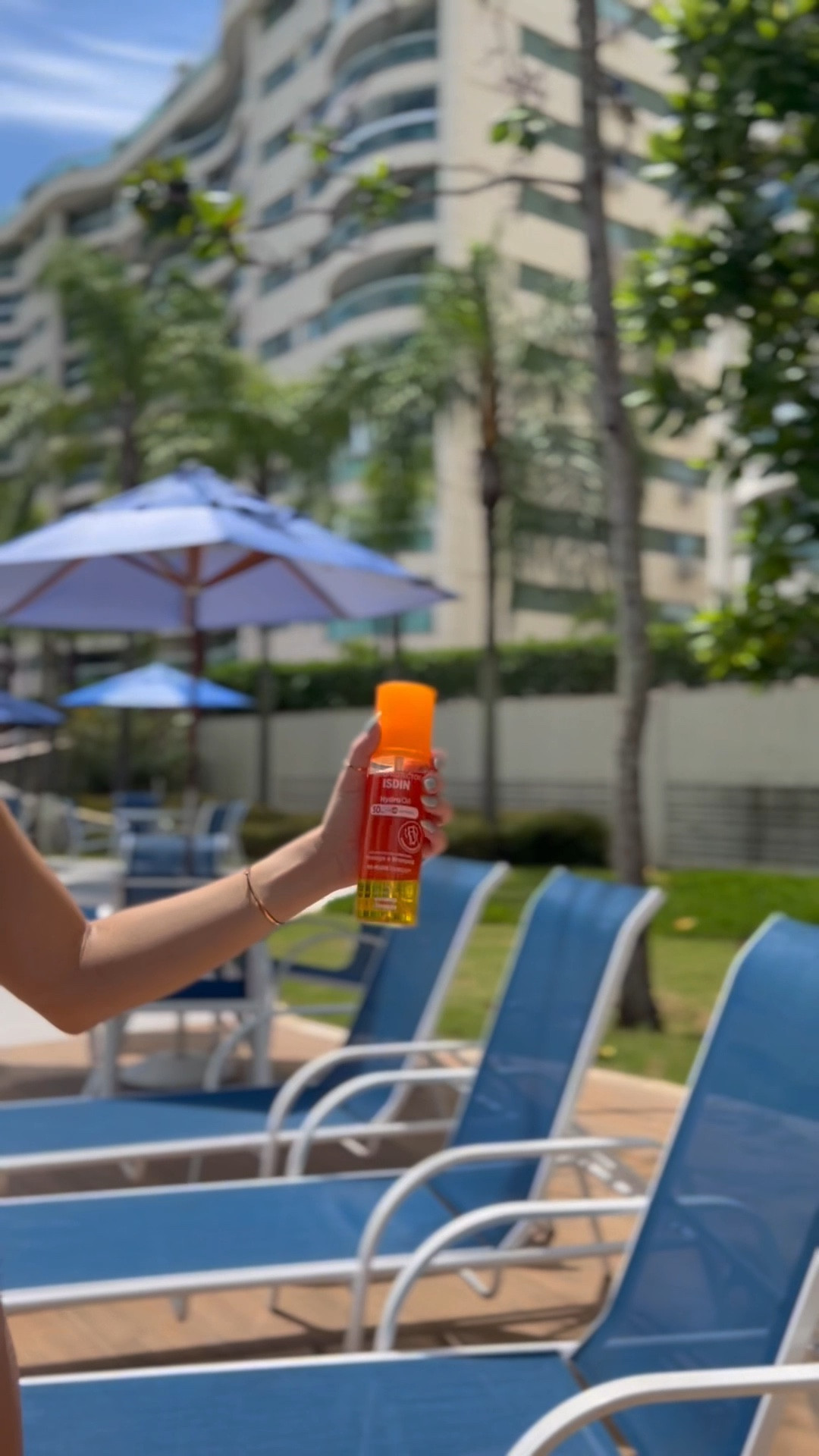 Isdin é a marca de um dos meus protetores favoritos quando se fala em proteção solar pro corpo. Ele contém óleo na sua formula, o que ajuda a manter a pele bem hidrata mesmo tomando o seu tão querido sol🌞Além disso, ajuda no autobronzeamento sem deixar de lado o principal que é a proteção solar! Perfeito né?! 

#LTKswim #LTKbeauty #LTKbrasil