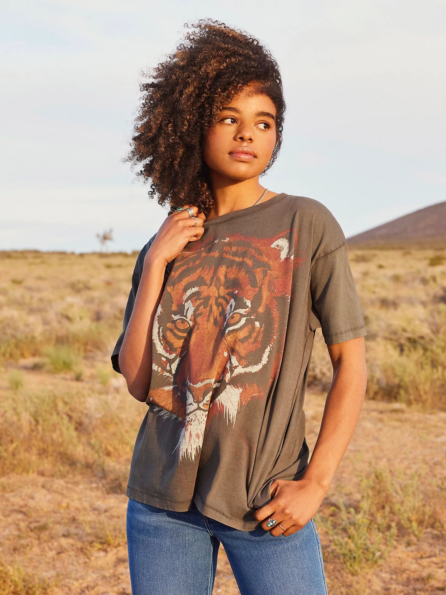 Womens Oversized Tiger Tee:Faded Black:XS | Wrangler