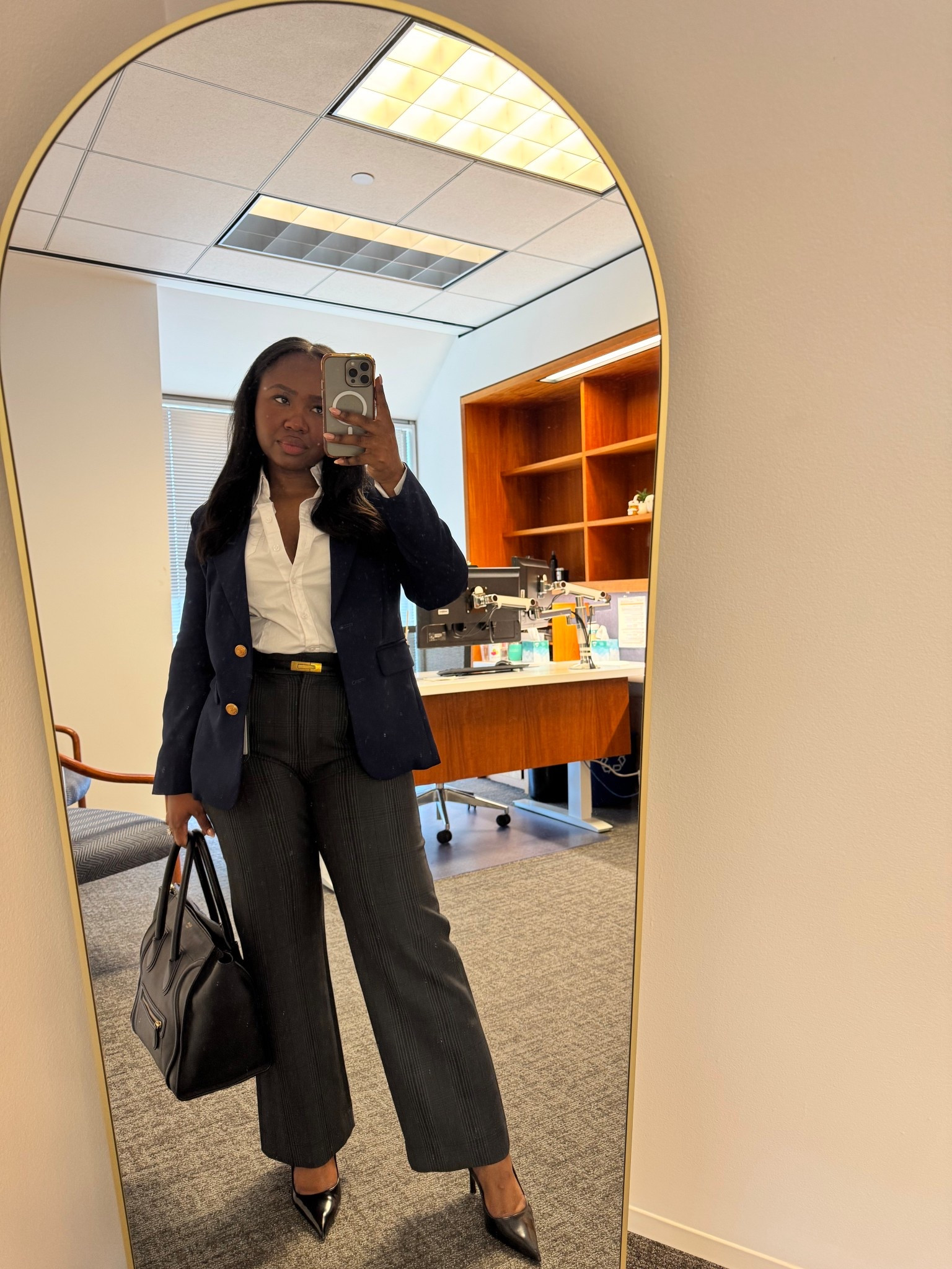 Monday OOTD 🖤

#LTKootd #LTKgrwm #LTKWorkwear