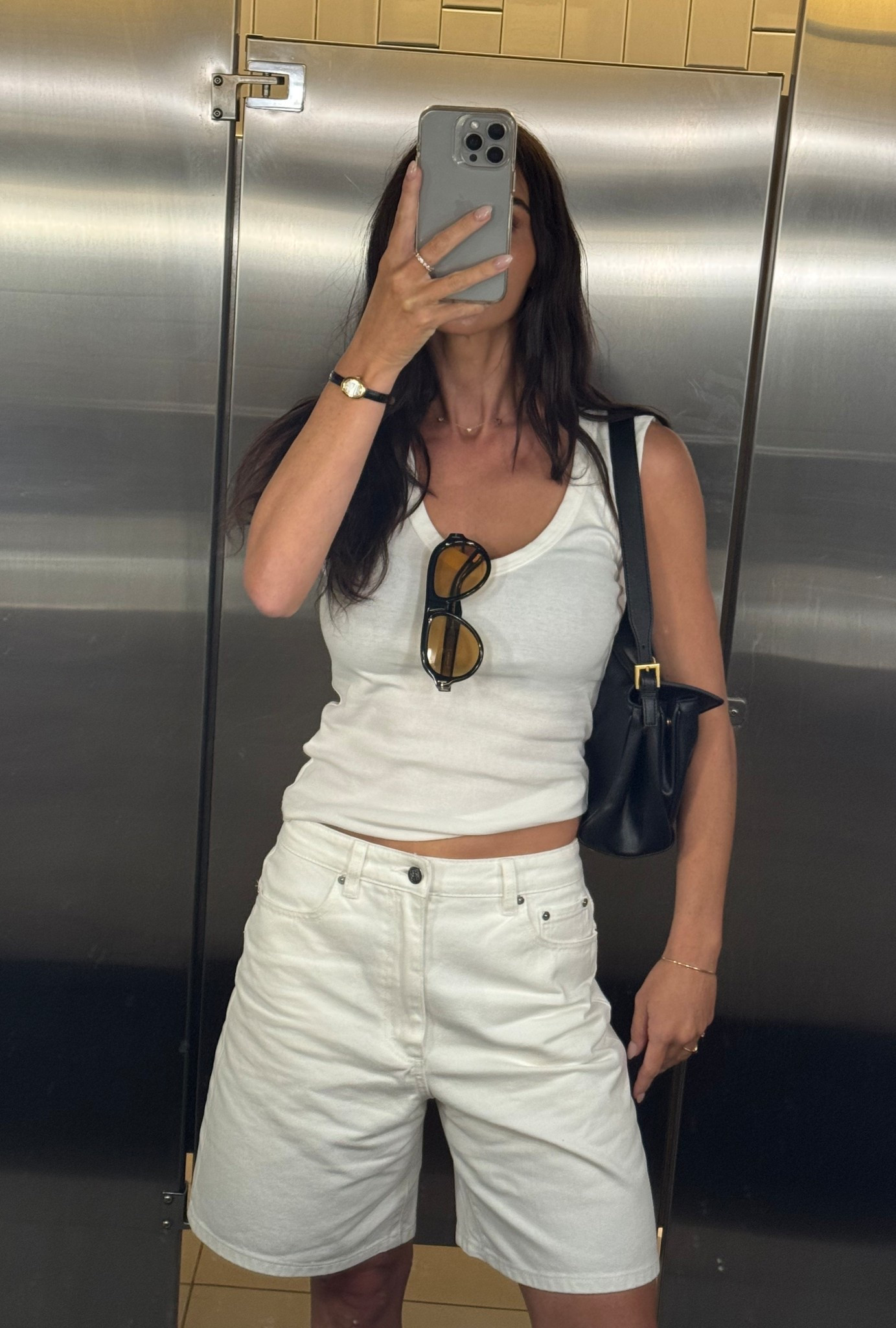 I struggle a lot with warm weather dressing, but these shorts are really flattering and a good length. Look great with heels too. 

Top st. Agni- size XS
Shorts: Elka- size 8 (true to size)
Bag: Reh studios 

#LTKaustralia #LTKstyletip