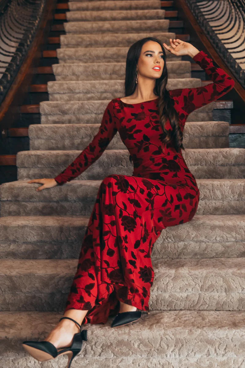 BLAIR IN RED VELVET EMBOSSED MAXI | Ivy City Co