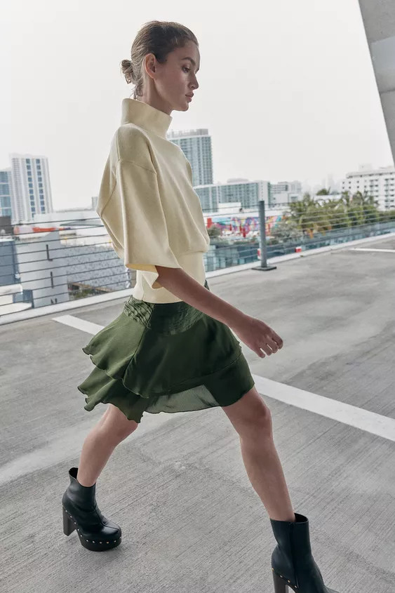 SATINIERTER MINIROCK MIT VOLANTS | Zara US