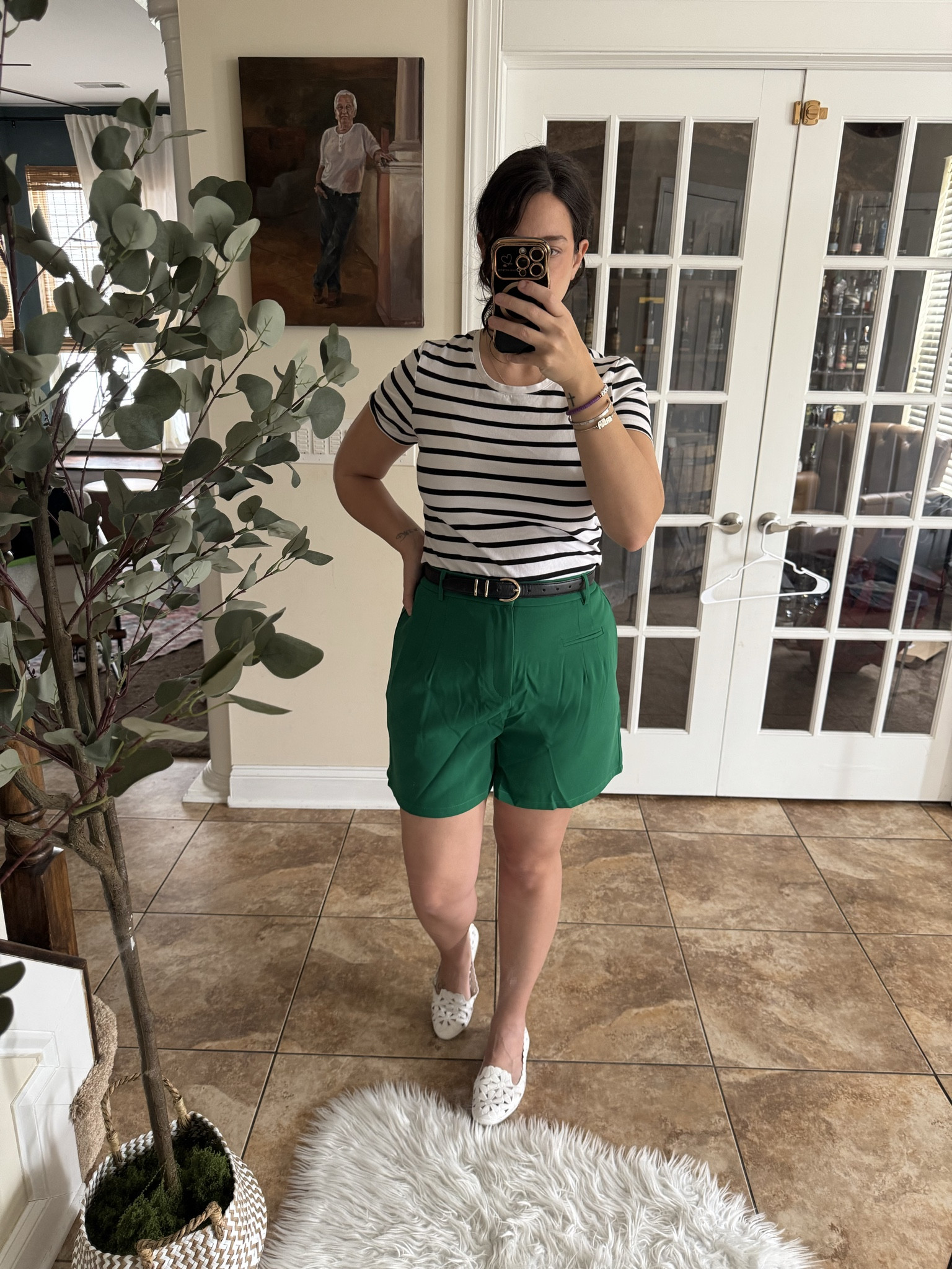 Pop of green! I love these shorts. They’re like trousers, looser fit and longer length but also super comfy and flattering

#LTKdayinmylife #LTKmomlife #LTKootd