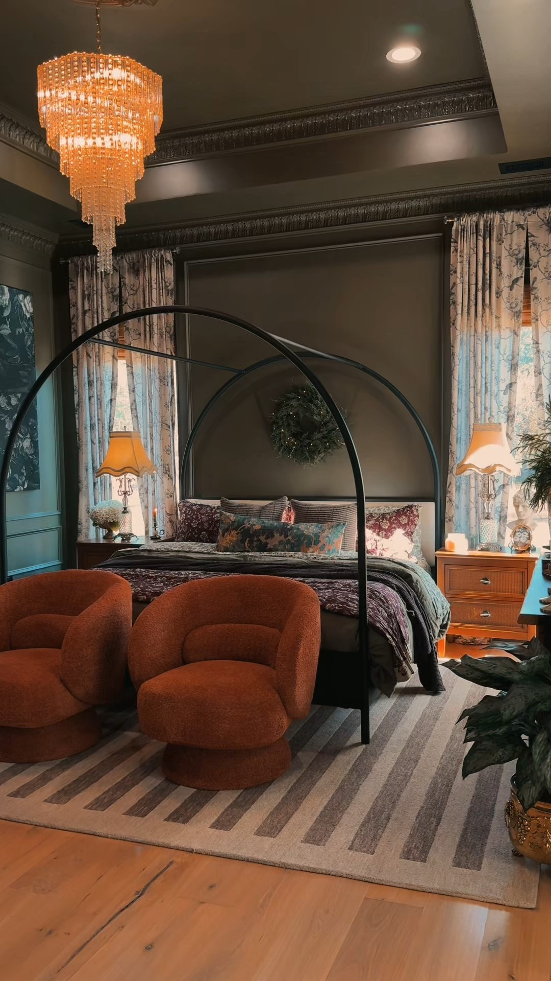 #ad A moody classic Christmas bedroom makeover with @wayfair

#wayfair #wayfairpartner #liketit 

#LTKHome #LTKSeasonal