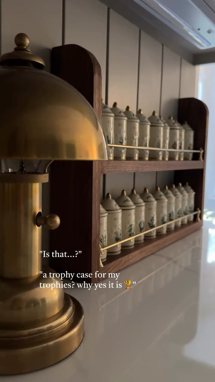 Making a trophy case for my trophies: my vintage Lenox Garden spice set! #DremelPartner 

My favorite FBMP find deserved something better than basic, so I teamed up with @dremel to create this custom vintage spice rack. 

A full tutorial with measurements, pictures, and a full supply list is live on AllisonSkiff. Com 

Hit follow to catch the full build tutorial dropping tomorrow!

#dremelblueprint #diyfurniture #diyprojects collectedhome lenoxspiceset