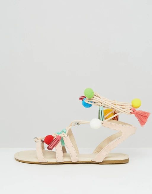 ASOS – FERA – Sandalen mit Bommeln | Asos DE