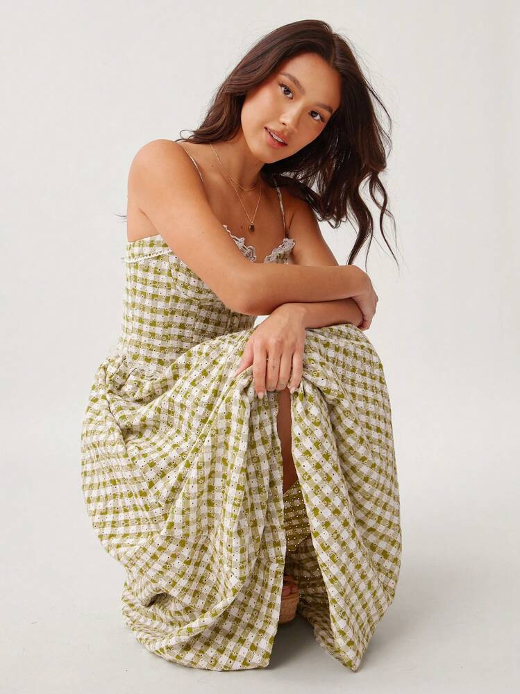 WESTFADE Summer Floral Embroidered Gingham & Lace Sweetheart Neck Button Front Smocked Back Fit & Flare Sleeveless Midi Mod Dress Western Cowgirl Rodeo Nashville Vacation Spring Beach Elegant European Outfit | SHEIN