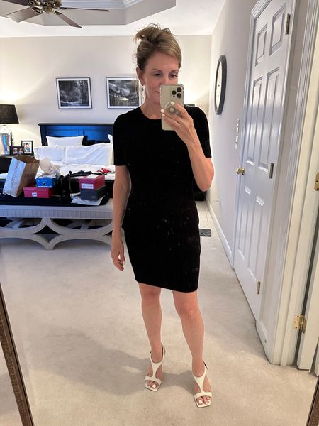Stretchy and so easy to wear. This knot dress has short sleeves, and it hugs the body throughout the chest waist and hips. It sits right up above the knee, which is actually perfect for my petite height. Size extra small.

#LTKStyleTip #LTKOver40 #LTKSaleAlert