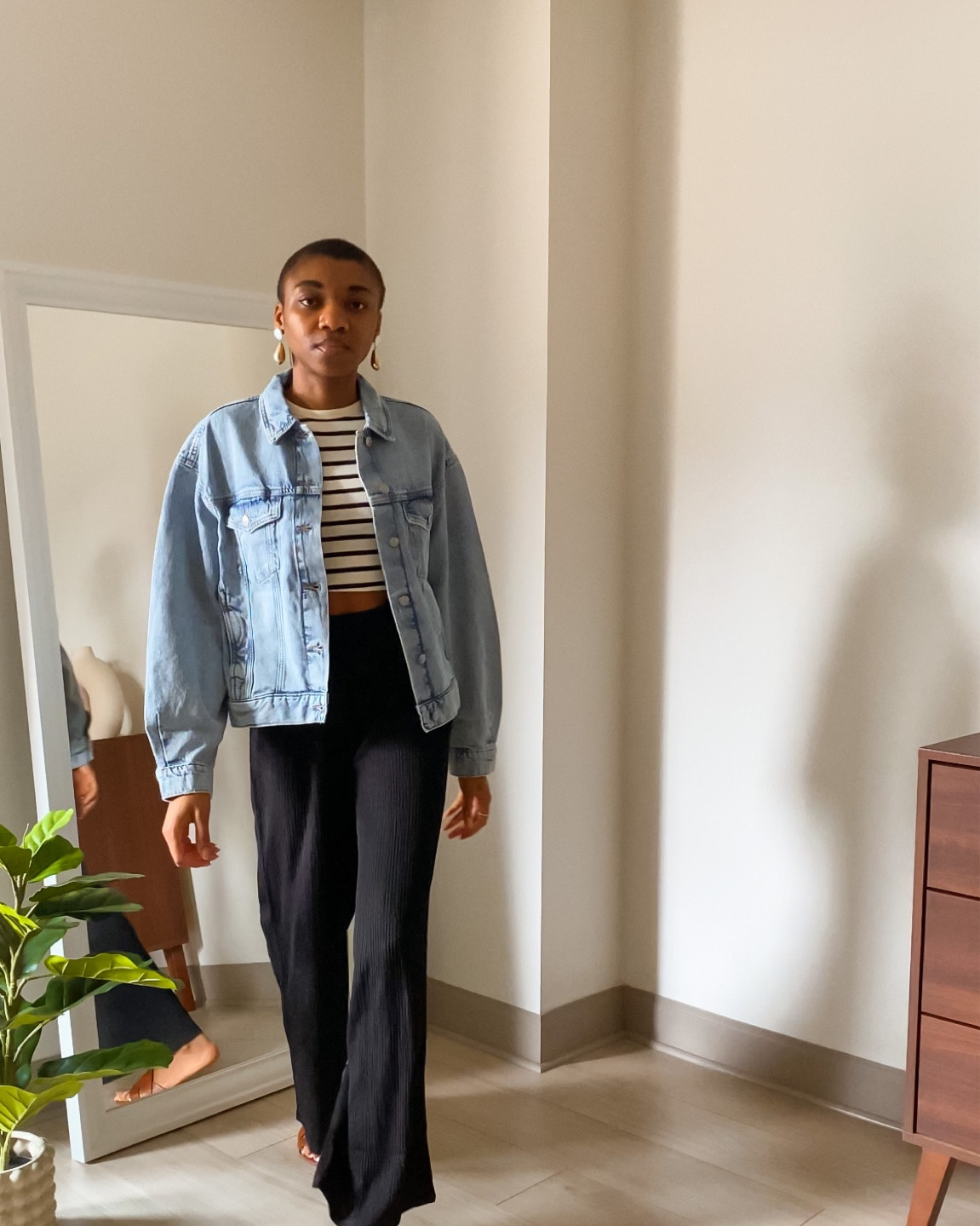 Summer casual outfit featuring denim jacket, lightweight pants (linen options linked) and crop tank top.

Perfect for sightseeing on vacation or as airport fashion / travel outfit.


#LTKSeasonal #LTKstyletip #LTKunder50