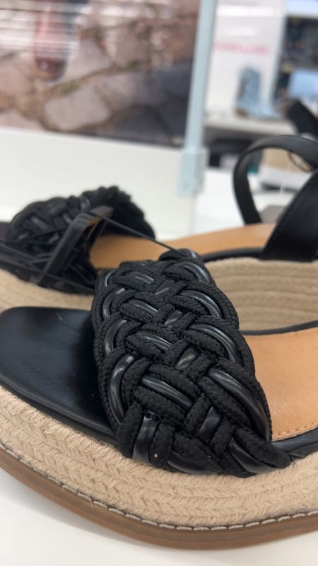 Black braided wedge women’s shoe

#LTKfindsunder50 #LTKshoecrush #LTKVideo