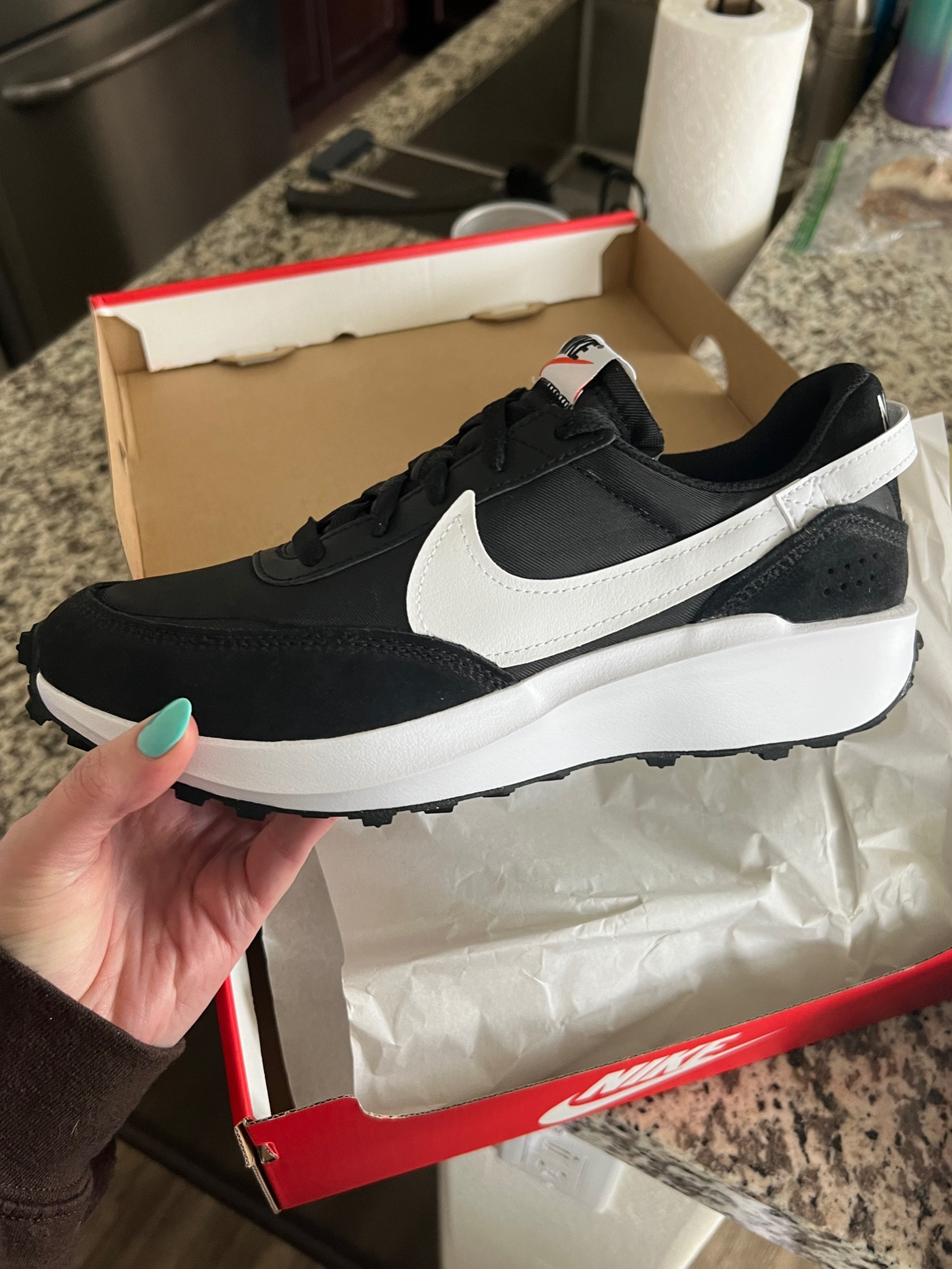 The cutest neutral Nikes! 

Women’s shoes
Nike
Women’s sneakers

#LTKFind #LTKtravel #LTKshoecrush