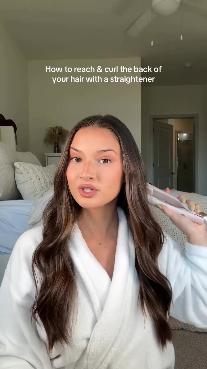 Reaching the back of your head is the hardest part of straightener curls, but it doesn’t have to be! This is my go-to method for curling the back of your hair with a straightener, and it’s the same technique I share anytime I’m asked about styling the back sections. If you’ve struggled with straightener curls, start here🤍

#straightenercurls #hairtutorial #howtocurlhair #curlinghairwithstraightener #hairstylingtips #hair #easystraightenercurls #easyhairtutorial #easyhairtutorial