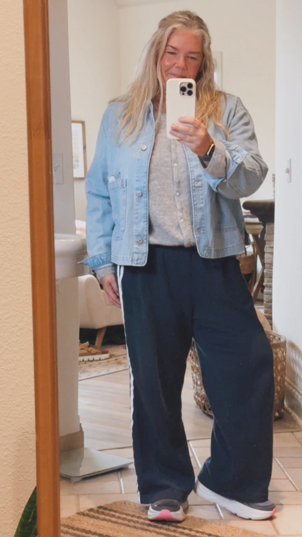 Tuesday OOTD!!! @SEZANE and Old Navy! #trackpants #springoutfit

#LTKootd #LTKOver40 #LTKMidsize