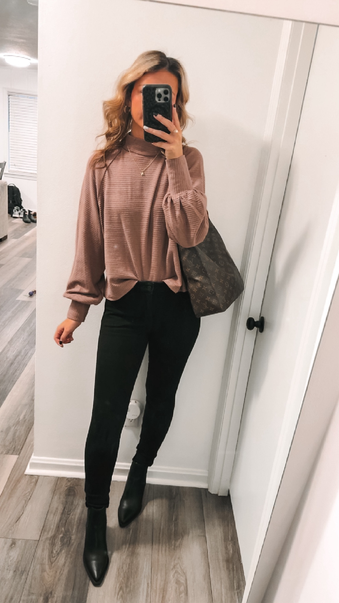 AE Black skinny jeans! #americaneagle #aejeans #jeggings #blackjeans #skinnyjeans #blackbooties #workoutfit #workfit #office #amazon #jewelry 

#LTKmidsize #LTKSeasonal #LTKfindsunder50