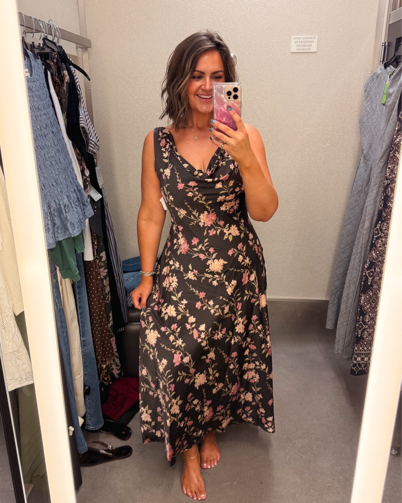 This would be a great wedding guest dress, size MEDIUM

Nordstrom finds, finds under 100, floral, summer to fall fashion, Courtney Hamilton

#LTKSeasonal #LTKMidsize #LTKootd