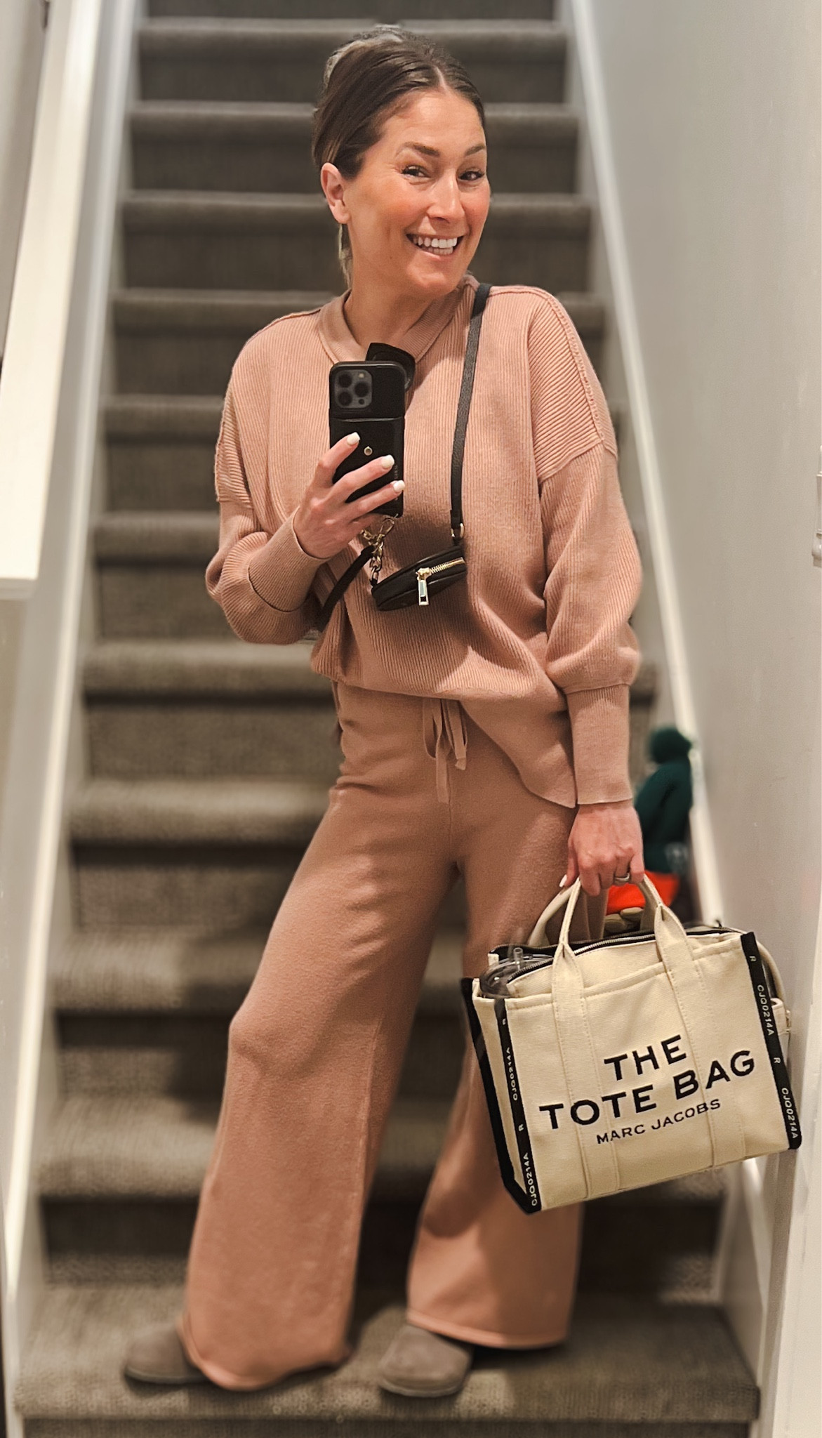 Yesterday’s outfit of the day while running errands!  This lounge set is brand new and has already been worn and washed multiple times! Run don’t walk 👏🏼 

My bag is the medium tote 

#marcjacobs #thetotebag #loungeset #traveloutfit

#LTKItBag #LTKGiftGuide #LTKU