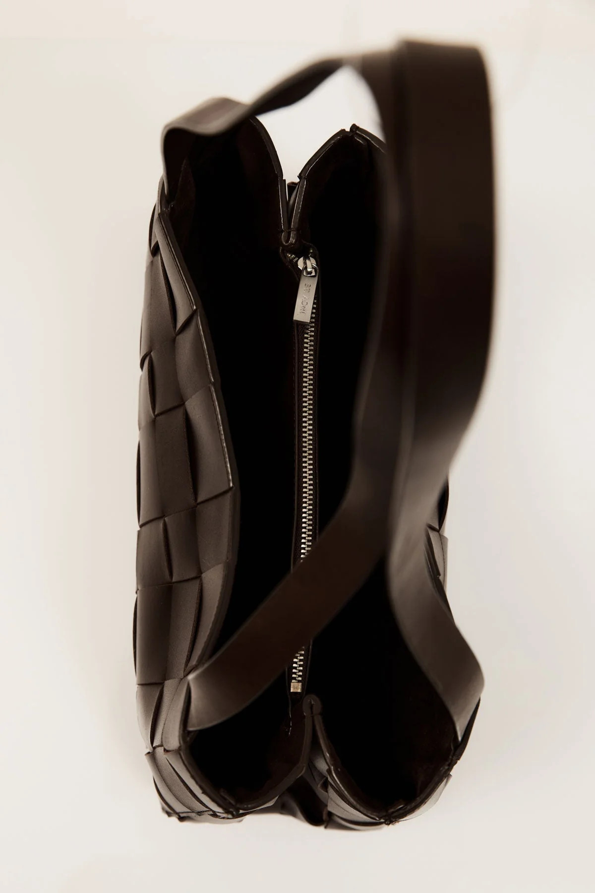 PRE-ORDER: Slim Woven Tote - Chocolate | St. Agni (US, UK, EU)