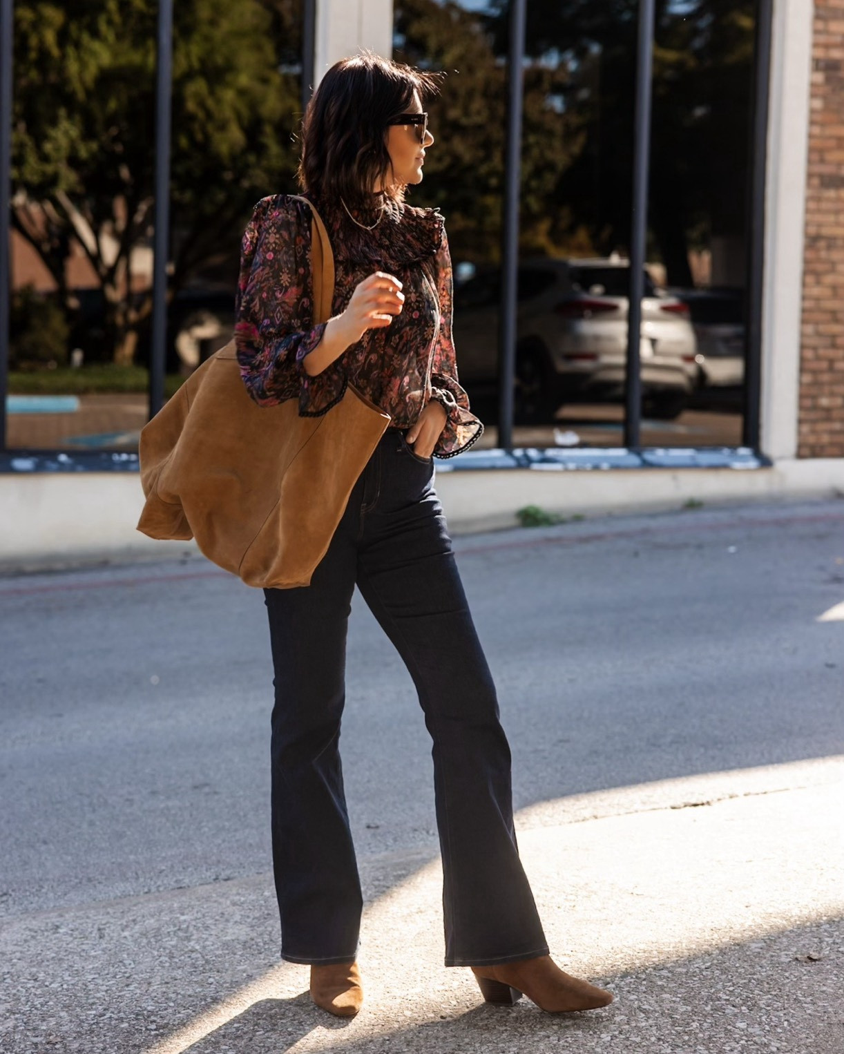 One of my favorite tops and it would be perfect for Thanksgiving! Just a little bit holiday with its metallic threads. ✨ 

I’m in the medium, it’s a generous fit. I’m in the 29 of the J.Crew jeans I’ve linked similar from Quince under $50.

#LTKFindsUnder100 #LTKFindsUnder50