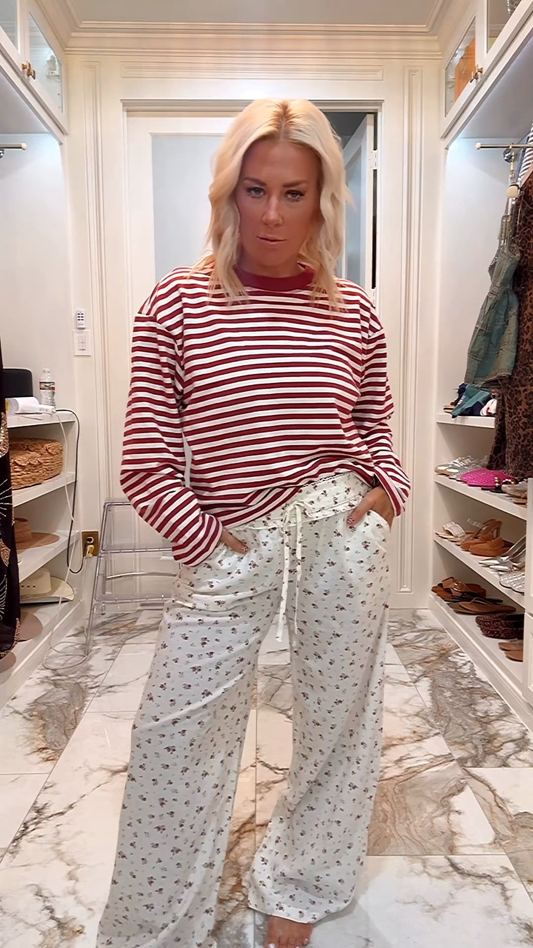 Basic but casual outfit 
Size small in both