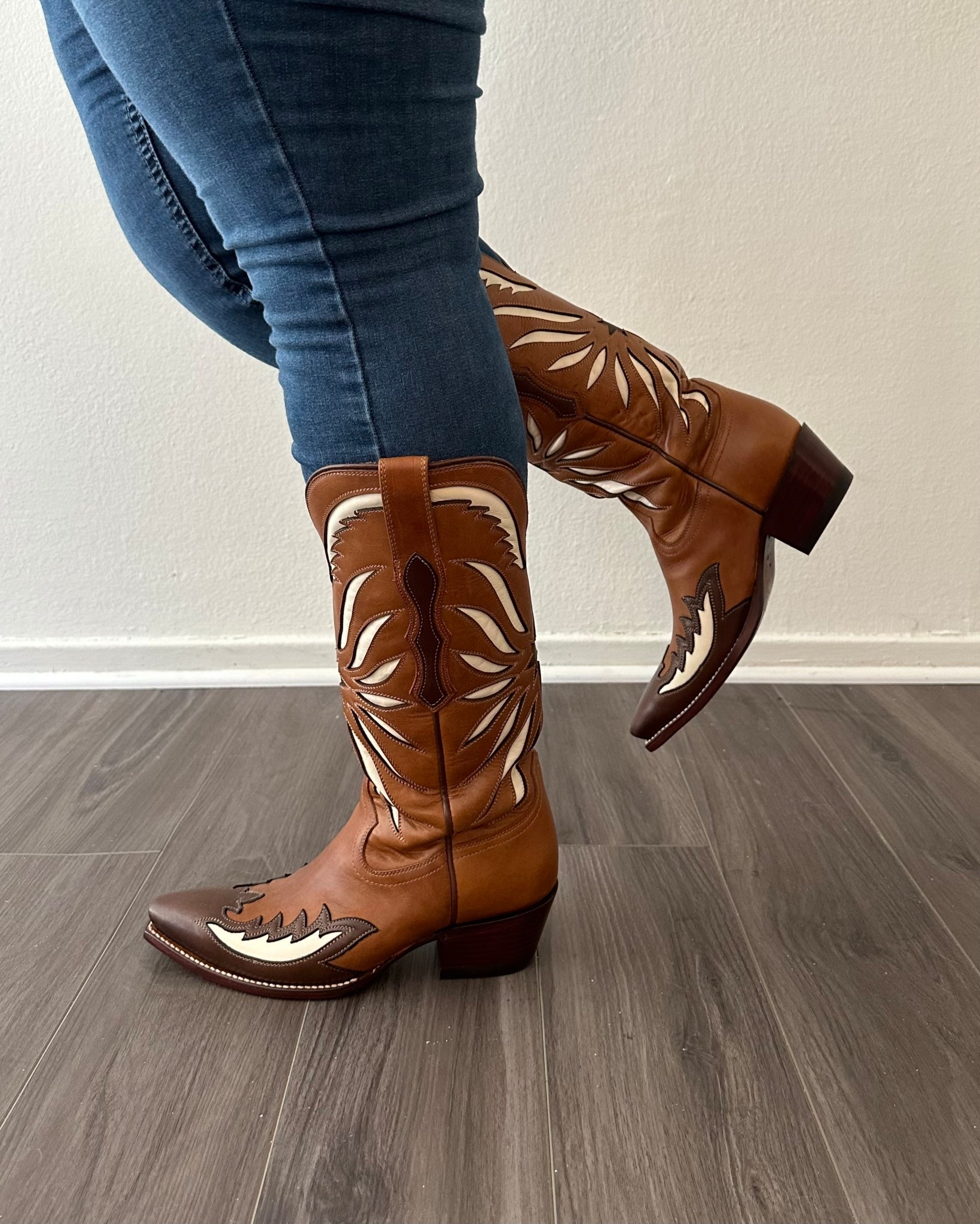 Love putting on some Annie’s from Tecovas

#LTKPlusSize #LTKMidsize #LTKStyleTip