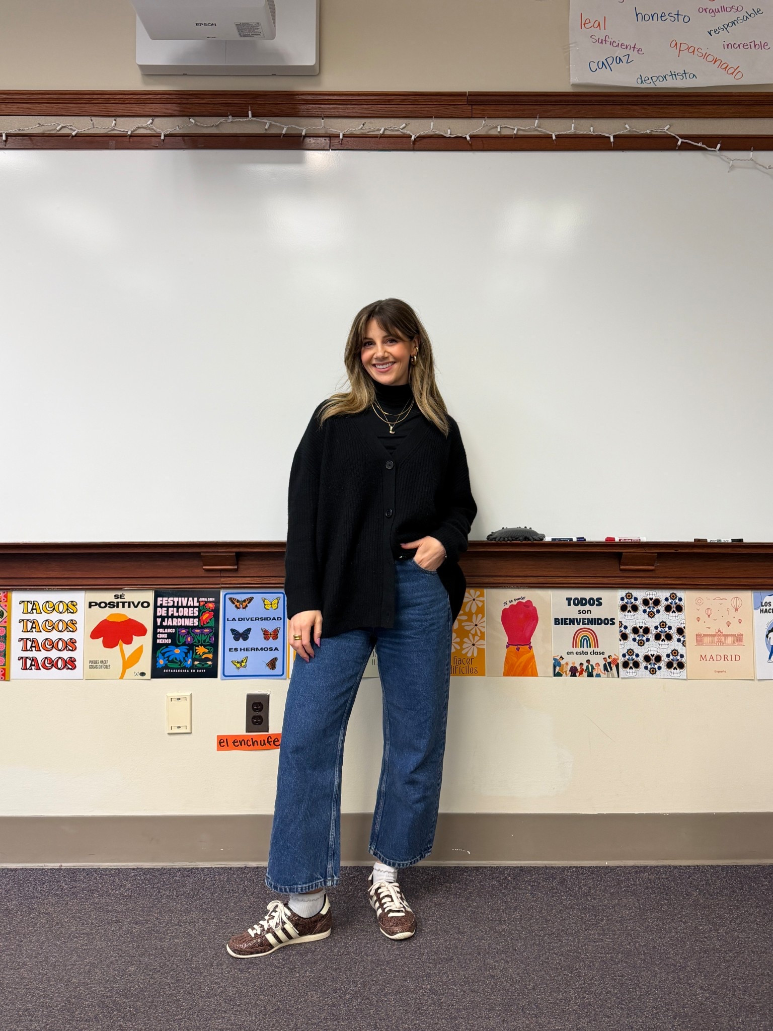 Friday PD Teacher ootd 

Size small cardigan
26 jeans 
Sized down half in shoes