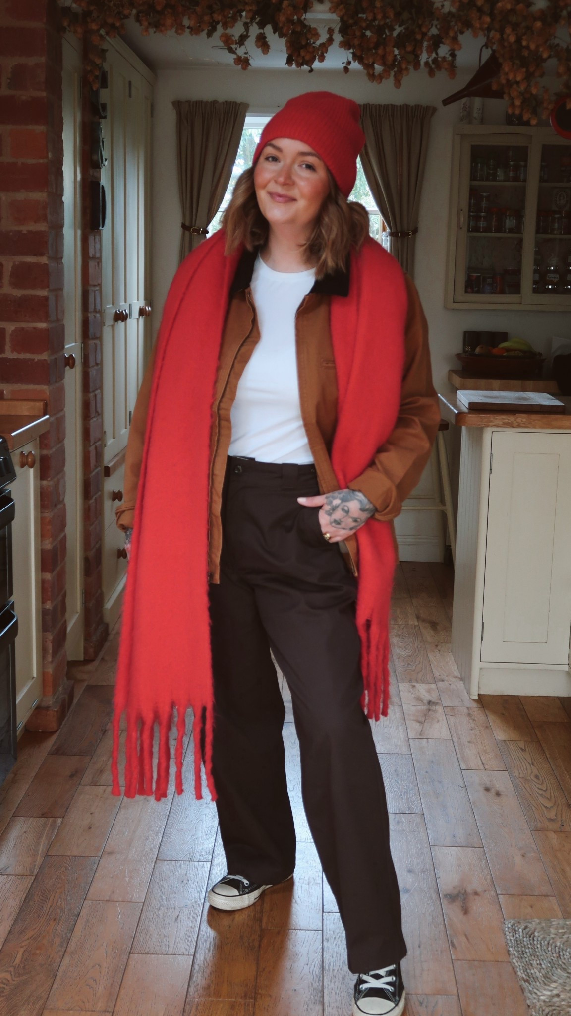 For all my fellow tomboys 🤎 Hands up if you’re a Dickies and Carhartt girl 🙌🏼
.
.
.
#alternativestyles #stylingreel #winteroutfitideas #tomboyfashion #carharttstyle 

#LTKspring #LTKuk #LTKwinter