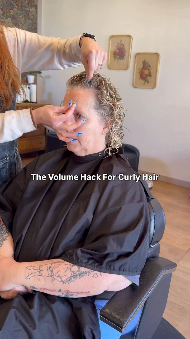 Would you believe me if I told you CLIPS are the secret to more voluminous hair?

No, I’m not joking and yes, it really is that simple.

These clips are specifically designed to help hair to remember to stand in a specific way as it dries so you get the volume you want from your roots without any additional products.

That’s it. ♥️

Comment ROOT CLIPS to check them out and please, please, please let me know if they work as many wonders for you at home as they do here in my studio!
.
.
.
#addingvolumetohair
#rootclipping
#curlyhairtips
#rootclipsforcurls
#voluminoushair