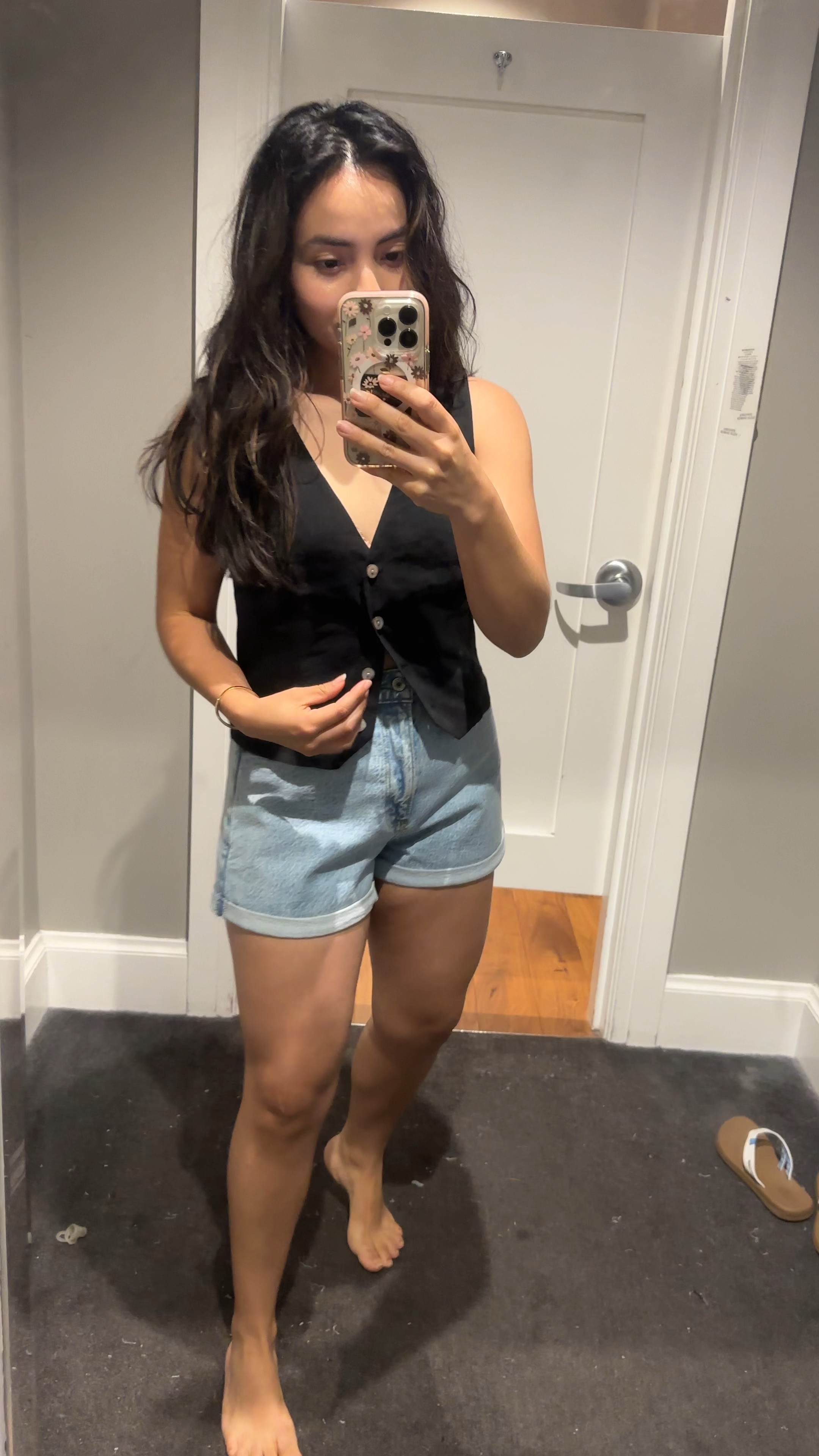 I been hunting for the perfect shorts. This are not it. I still wanted it to post it in case someone else likes them. I’m not saying I didn’t like them, but it’s not what I’m looking for. My legs are full of meat so I gave them a pass. 

#LTKVideo #LTKStyleTip #LTKSeasonal