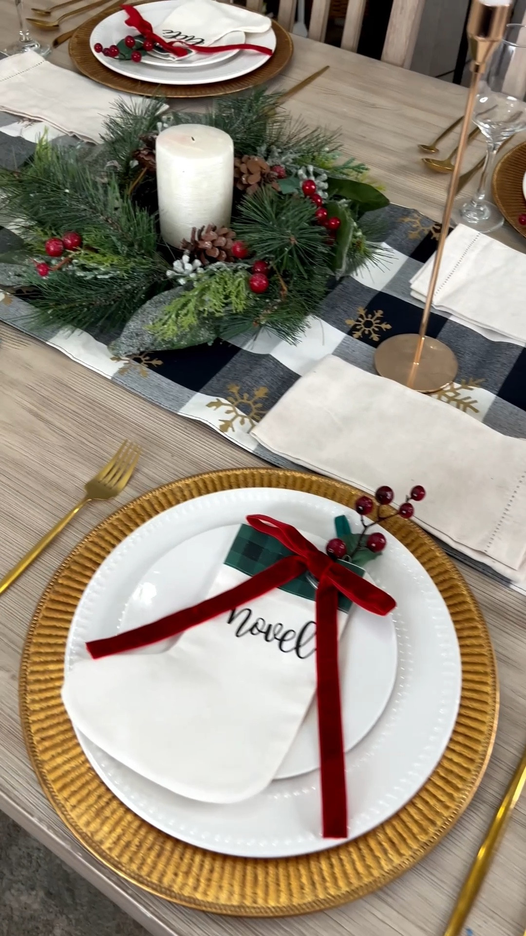 Christmas Tablescape inspo

#LTKHoliday #LTKHome #LTKSeasonal