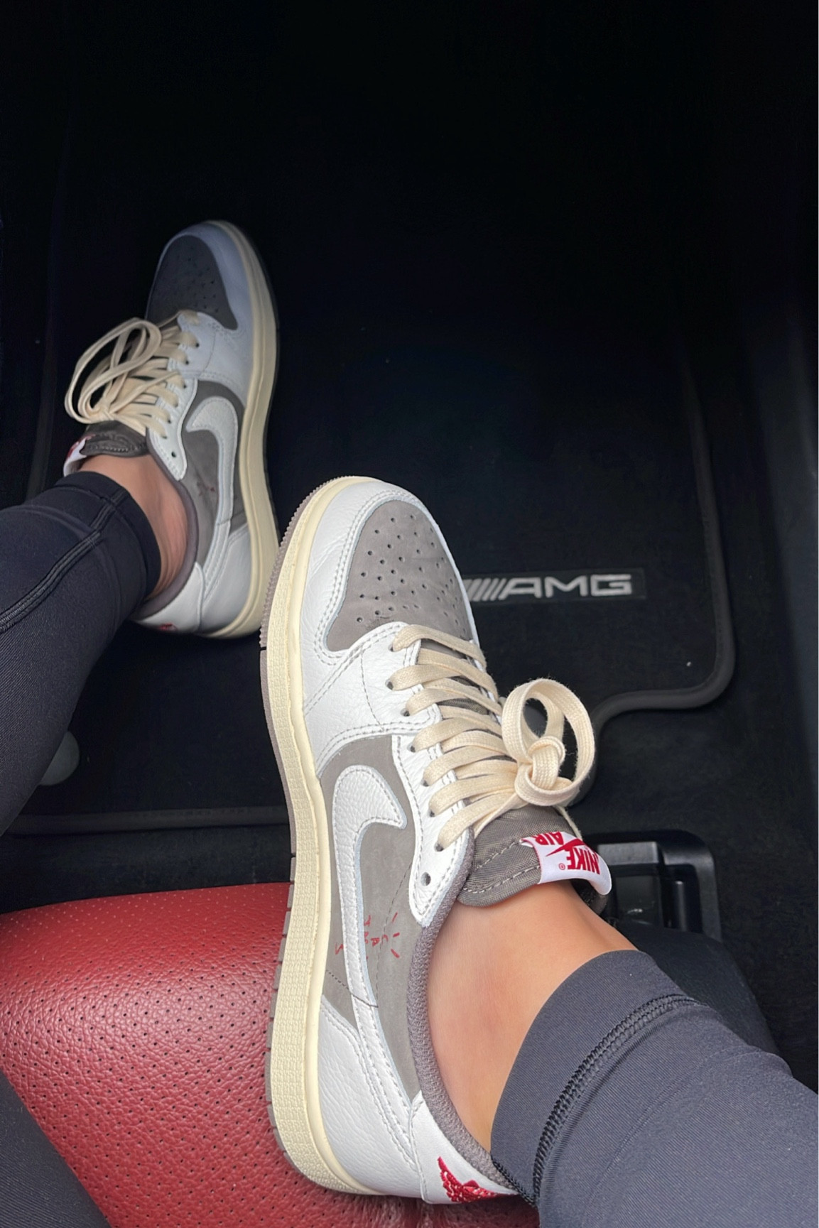 Travis Scott x Air Jordan 1 low OG
“Reverse Mocha “ 🤎
