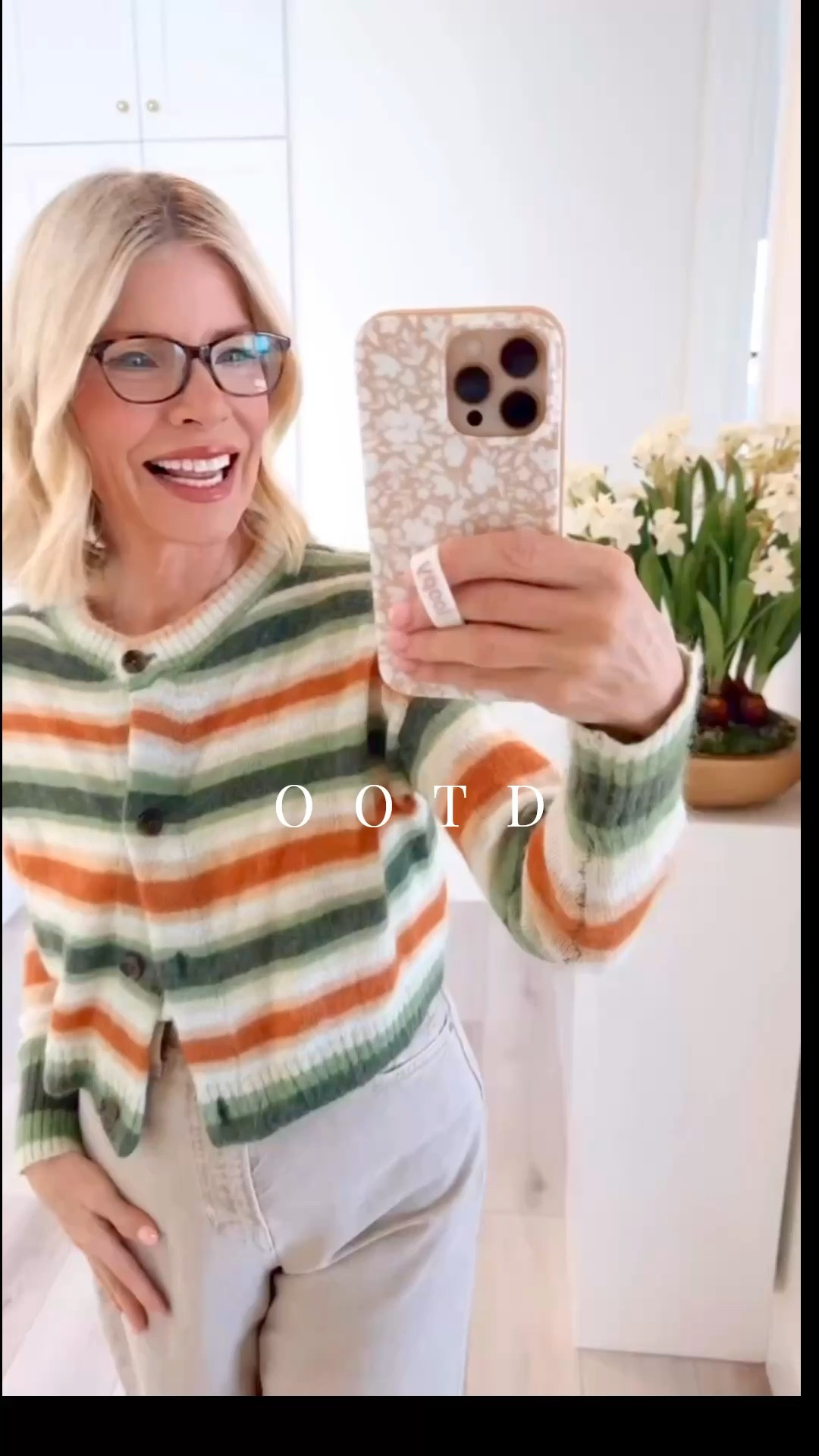 My OOTD
I’m wearing an extra small in the sweater (this sweater is cropped so keep that in mind) and a size 25 in the jeans. 

#LTKootd