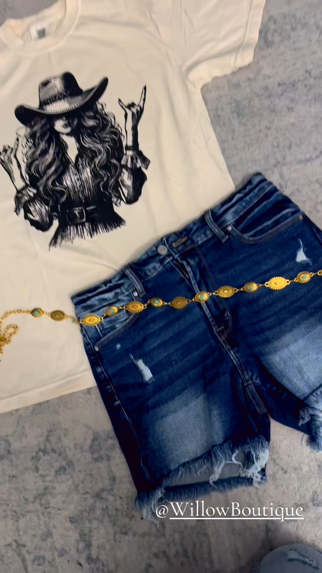 Willow Boutique 🖤
Western Country Concert Bundle
(you pick the bottoms + get a surprise top!)
*use code: TARALEE for 20% off!

#LTKFestival #LTKSpringSale #LTKootd