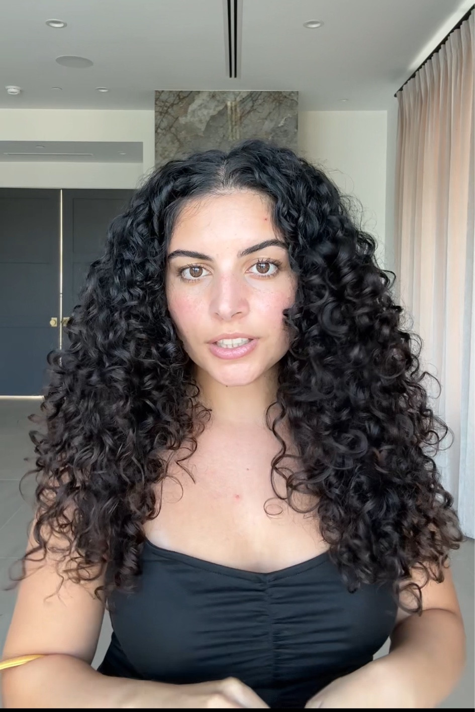 curly hair routine & outfit 🖤