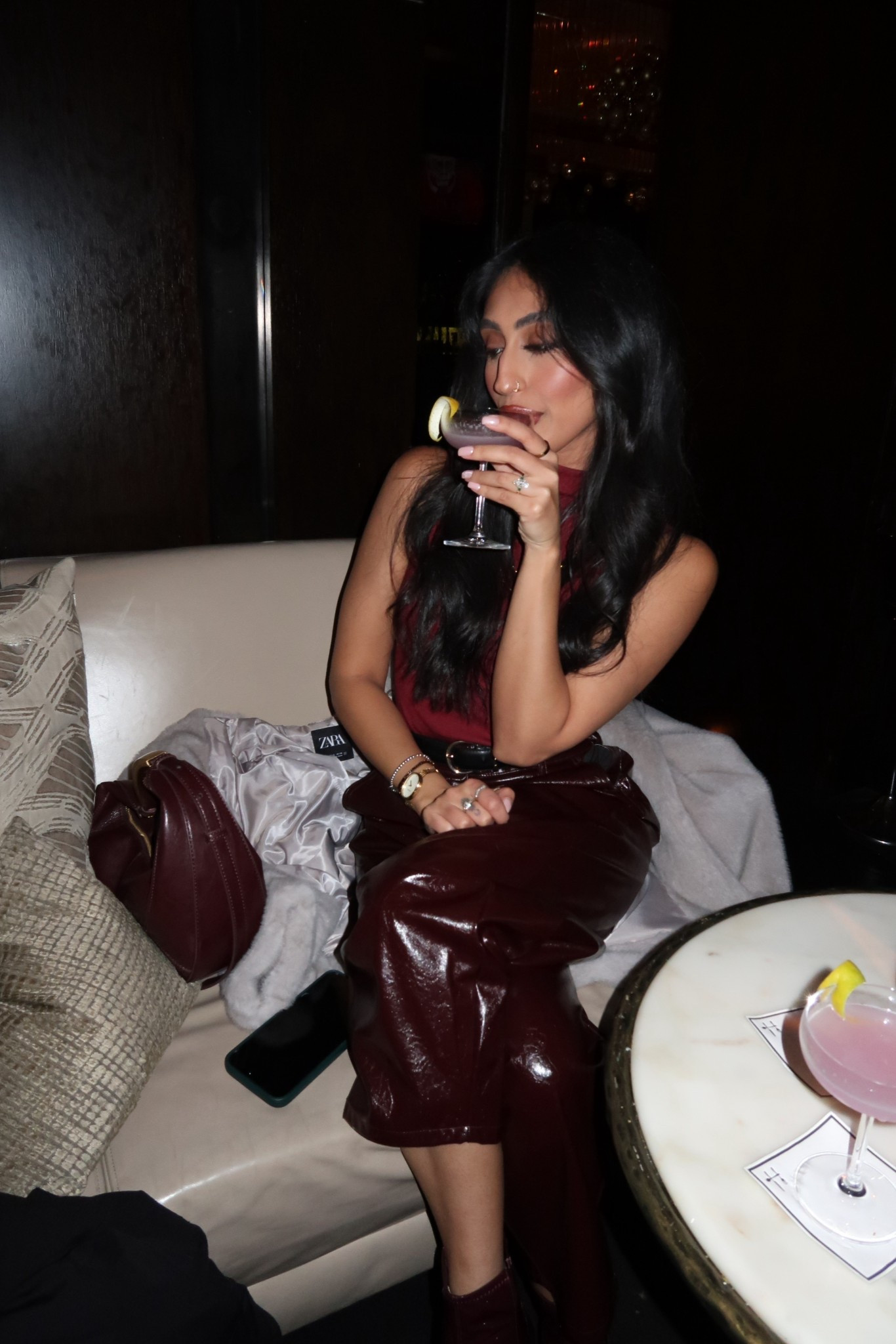 Out for a cocktail 🍸



Date night 
Outfit of the day
Wine
Girls night
Gold watch 

#LTKsale #LTKcanada #LTKdatenight