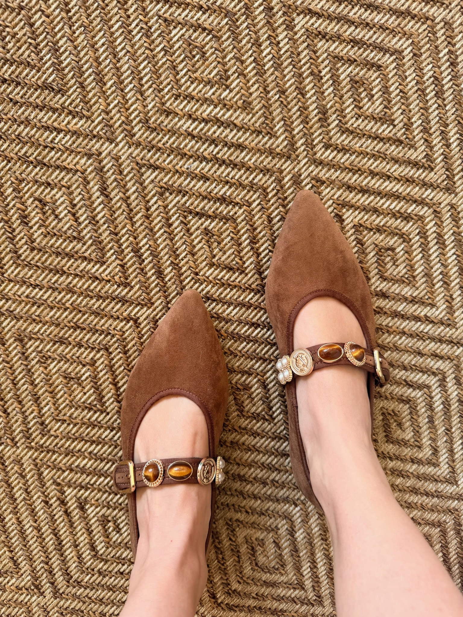 New shoes alert!! How good are these?? Feel and look SO expensive but they are only $28 on Amazon!! 

Fits true to size!

#AmazonFashion #AmazonFinds #LookforLess #TheSouthernSource 

 #LTKdayinmylife #LTKgrwm #LTKootd