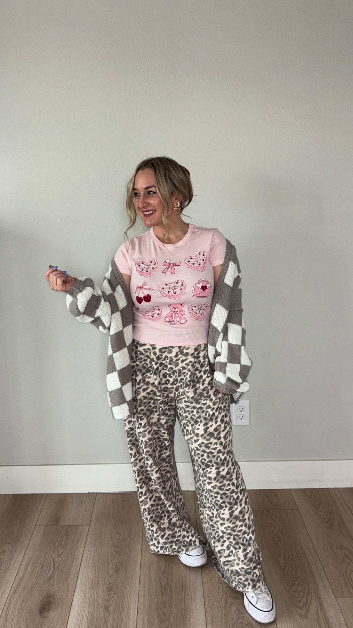 Valentine’s Day comfort outfits you’ll actually wear! Loving this look and the comfort level is 10/10. 



#LTKootd #LTKmomlife #LTKValentine