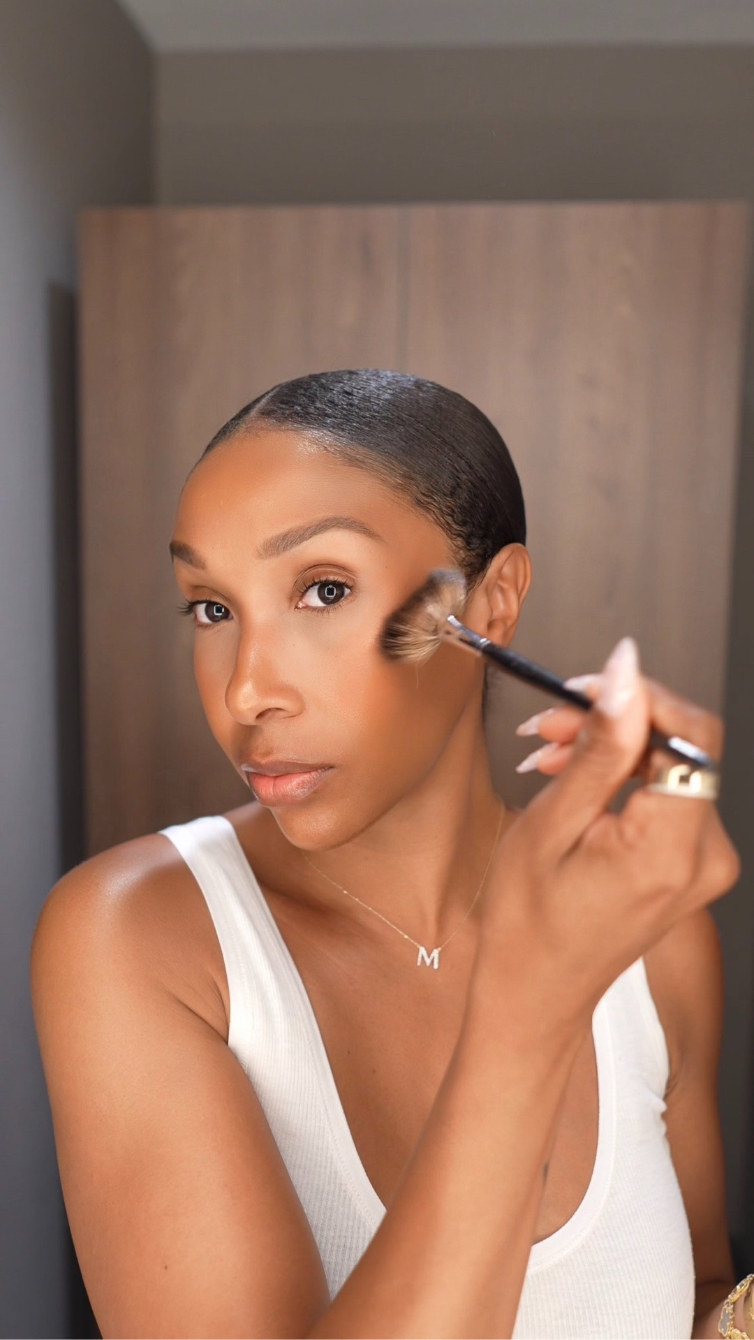 A bronzy “no makeup” makeup look ✨ lip color Shade is Old Money. Here is the link https://thelipbar.com/products/silver-spoon-full-collection?srsltid=AfmBOoqLEwLqx2ROVLRfTgJ3k8rmIM7UOfwm1GhXnI8ycucLU2_XvLFb

#LTKBeauty