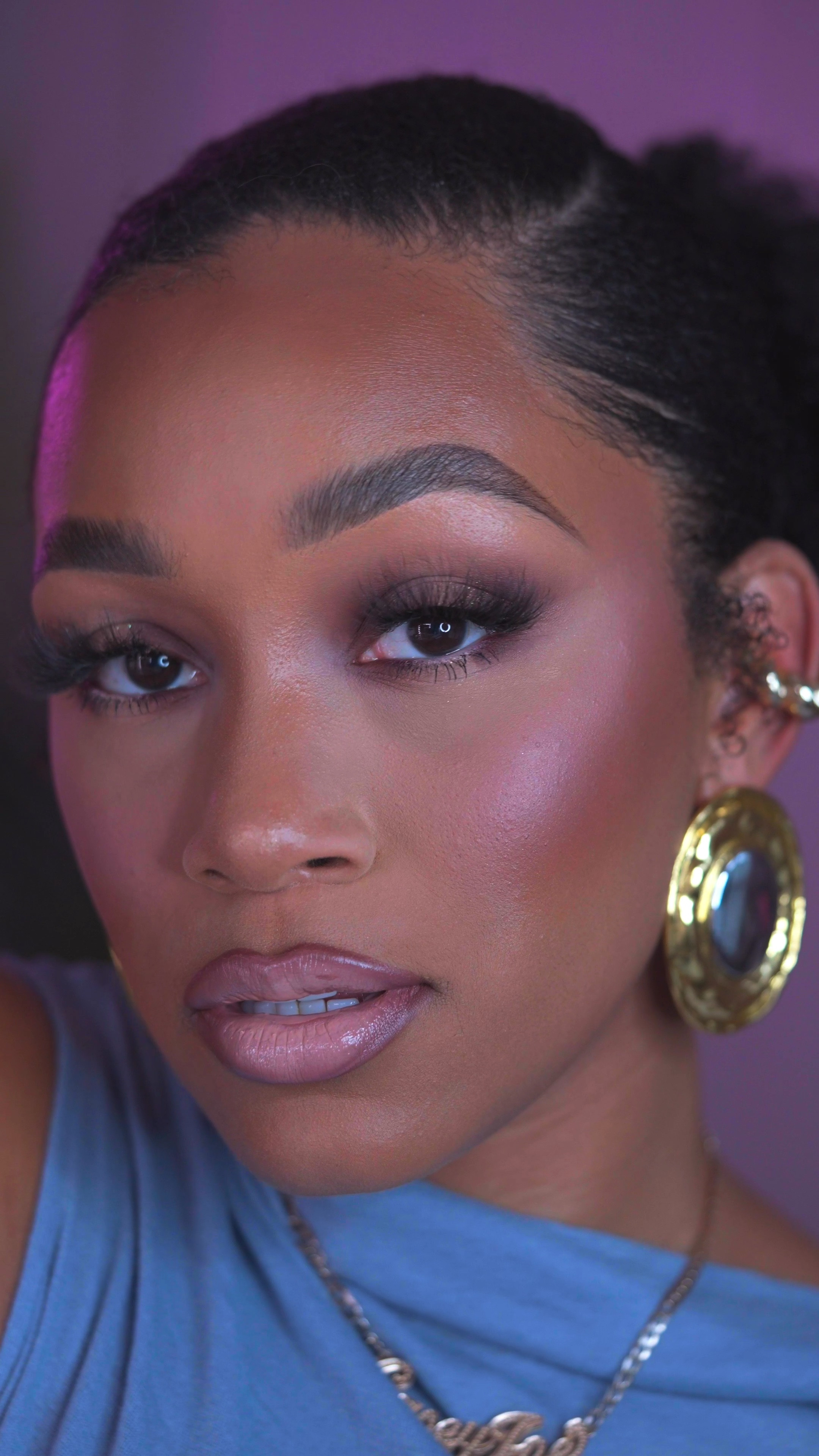 Lavender/violet/blush on medium tan-dark skin? Sign me up 💜

Purple blush is not something we typically gravitate towards, but it can be so pretty for a summertime, cool toned look. I use the made by Mitchell liquid blush in Primadonna and the pressed blush in for the lovers. 

#LTKVideo #LTKBeauty
