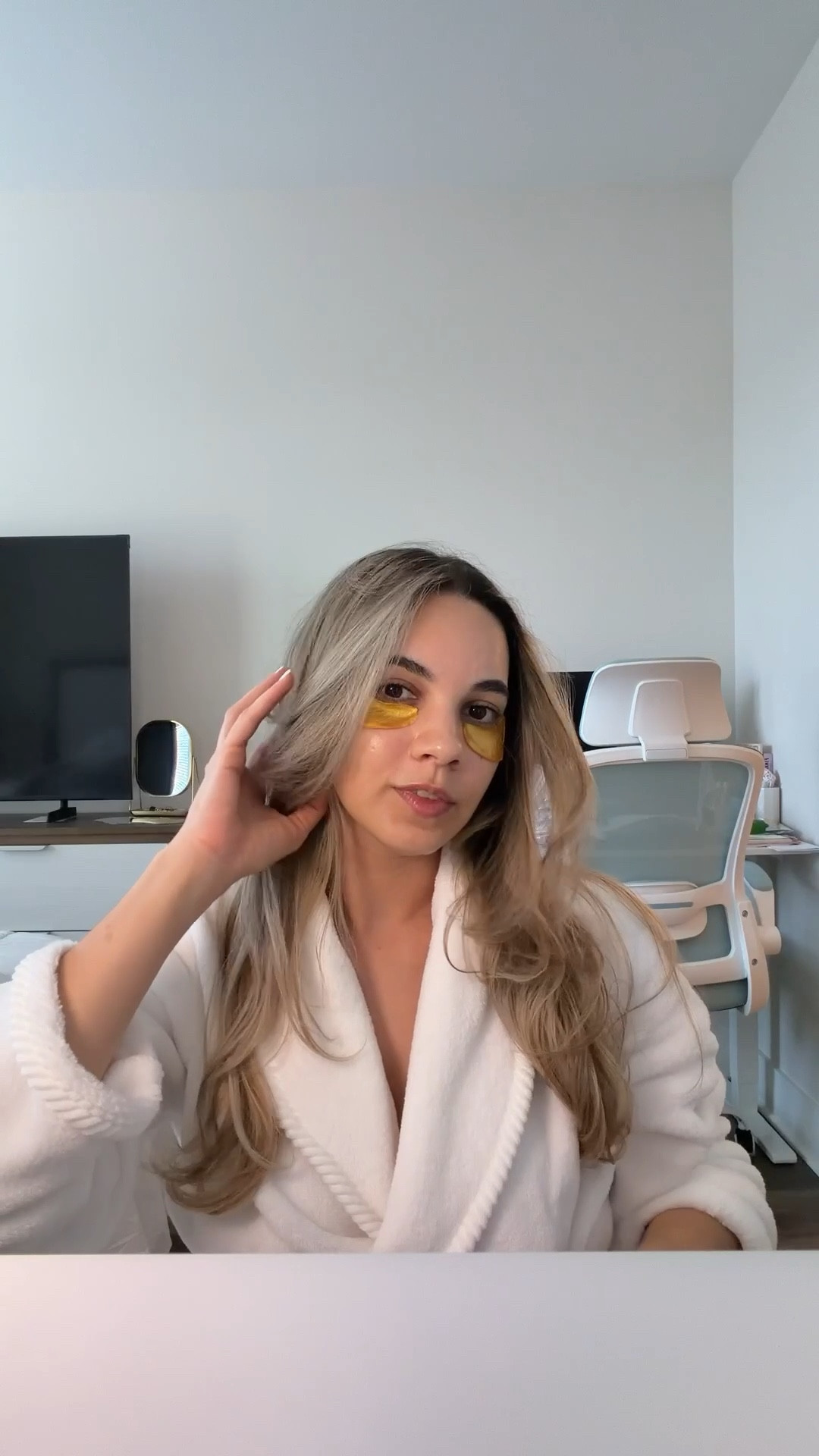  Mom glam in progress ✨ Blowout, eye masks, and Karseell hair oil keeping me cute. Everything linked on LTK 💛

#LTKgrwm #LTKmomlife #LTKselfcare
