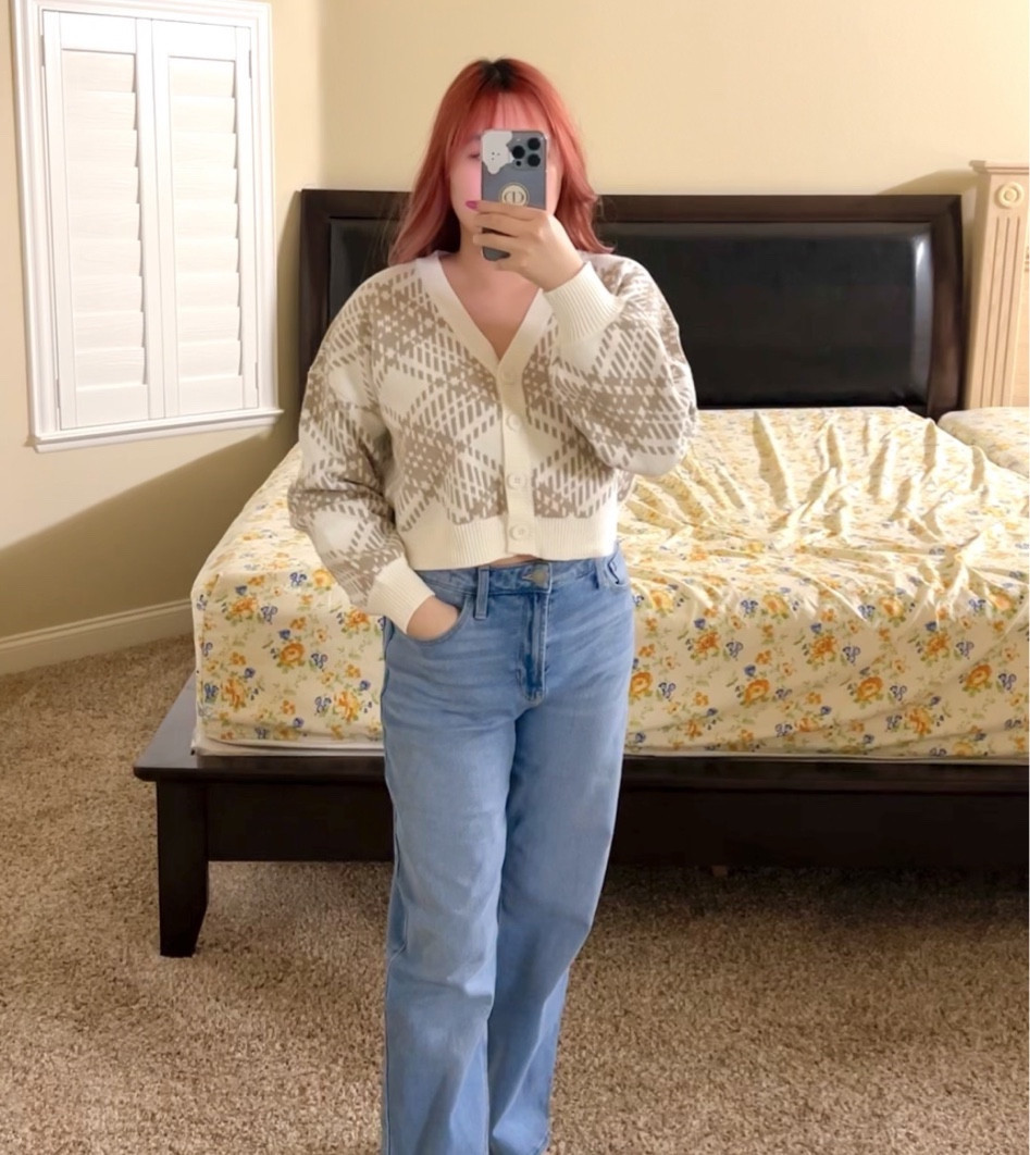 I love these Hollister Jeans! They fit perfectly💙 

#LTKCyberWeek #LTKstyletip #LTKfindsunder100