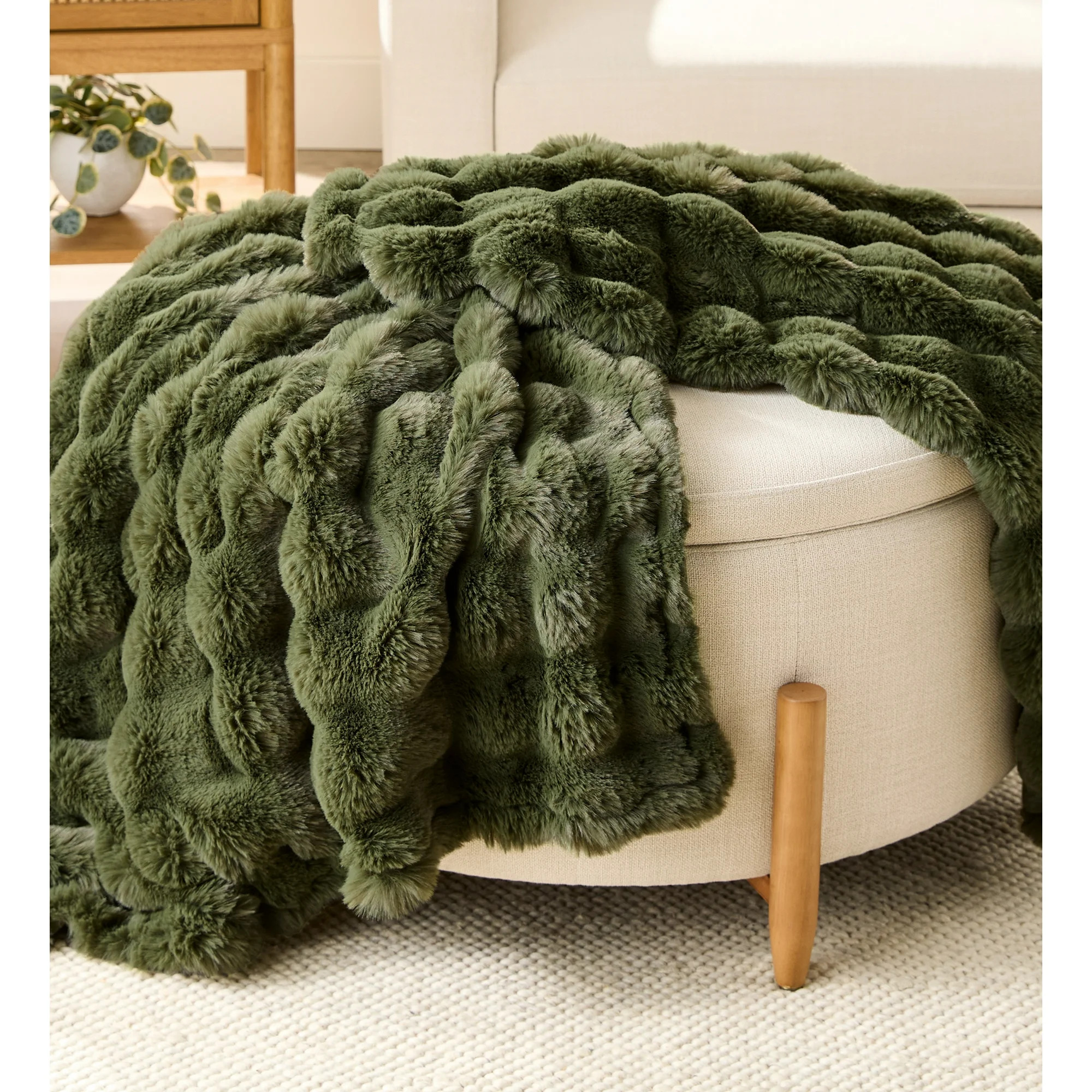 Better Homes & Gardens Green Bubble Faux Fur Ultra Soft Luxury Oversize Throw Blanket 50" x 72", ... | Walmart (US)