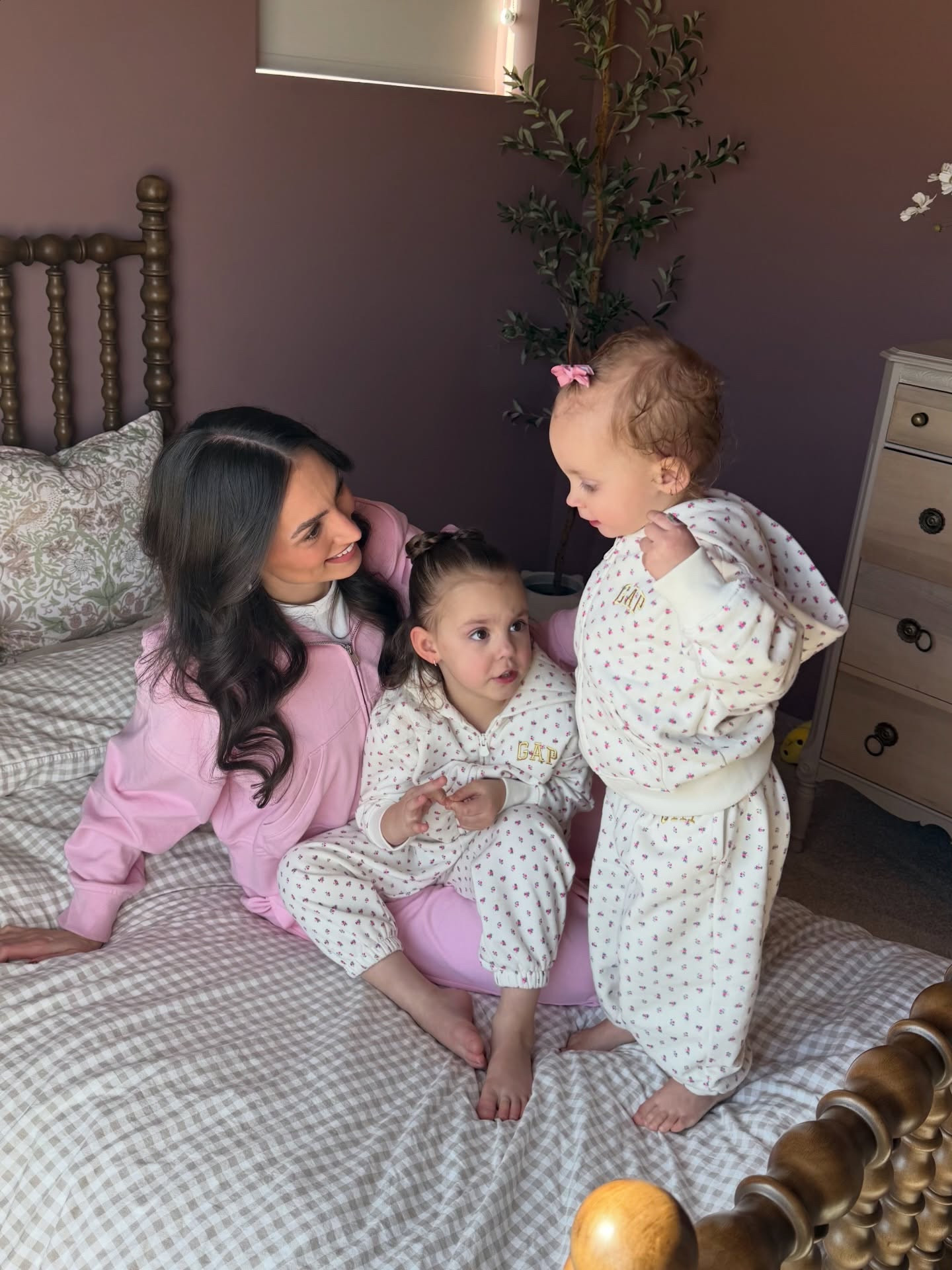 Cozy girlhood in our @gap fleece💕  #ad #HowYouWearGap #GapCreator