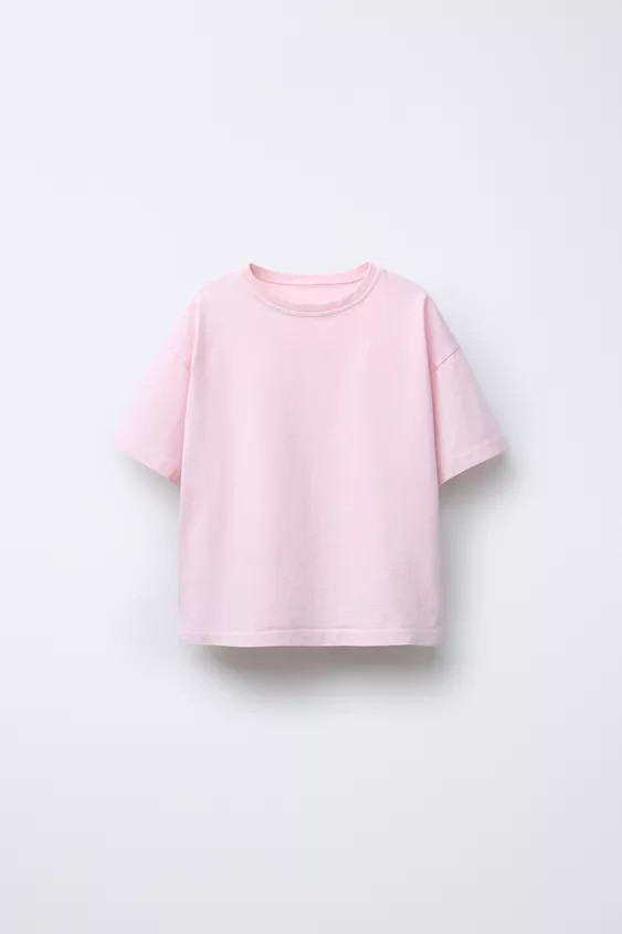 Faded-effect T-shirt with a round neck and short sleeves. Featuring side vents. | Zara UK