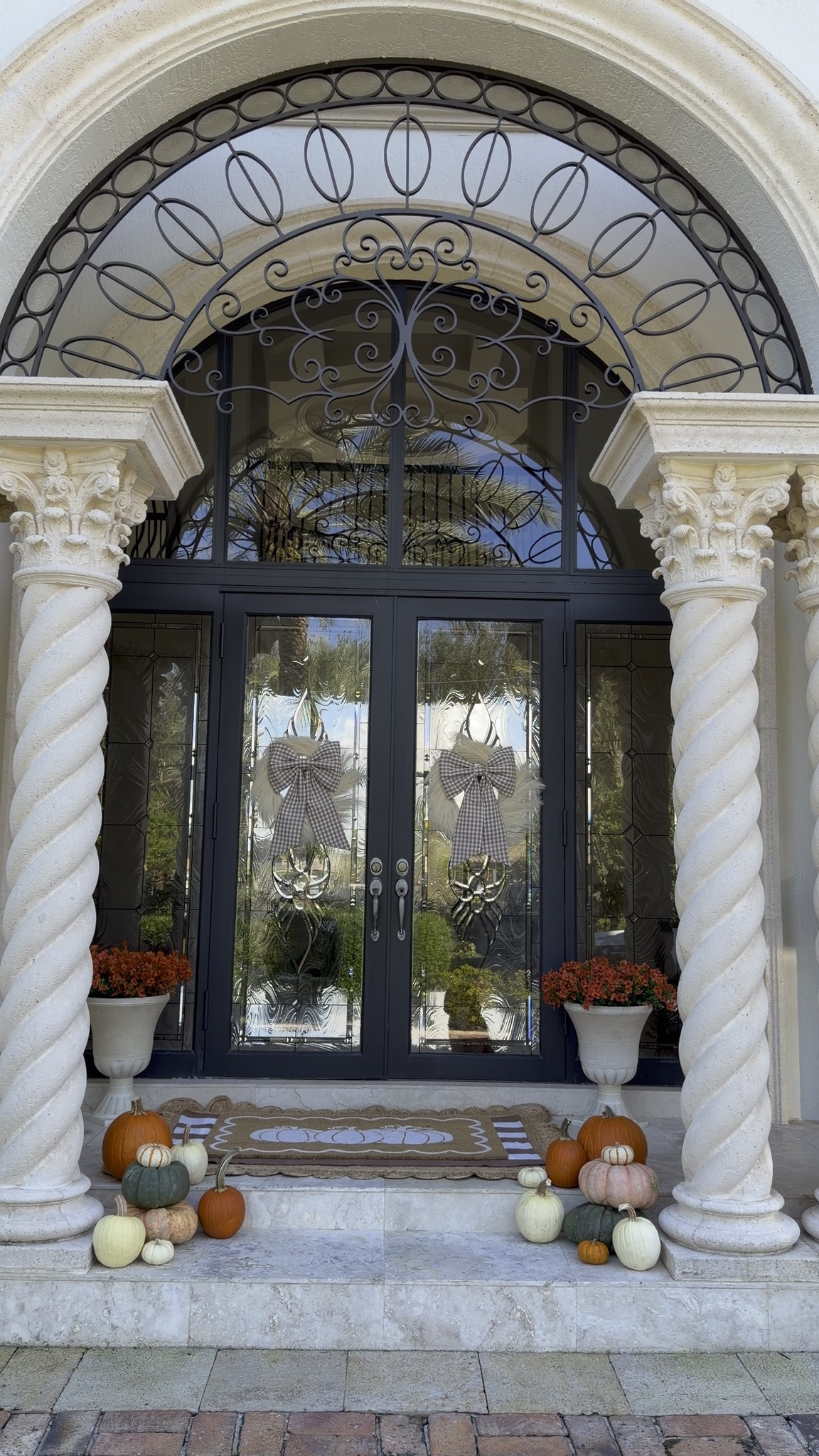 The most gorgeous fall porch everything from Amazon

#LTKdayinmylife #LTKOver40 #LTKHome