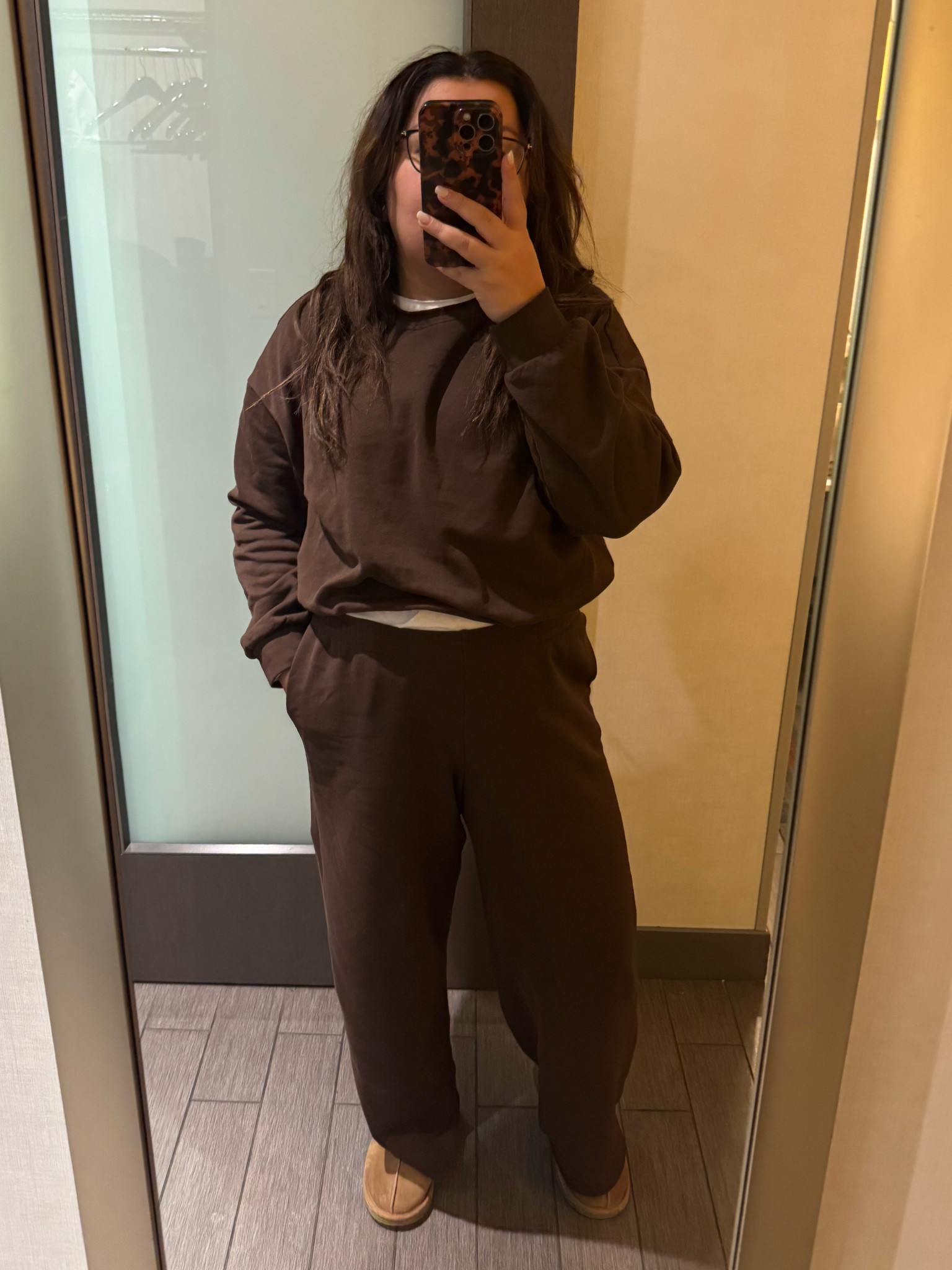 Can’t explain how comfy and cute this matching lounge set from H&M was for travelling and obsessed with the chocolate brown colour. Under $30 and currently on sale! And very lightweight. Paired with my uggs Tasman style  


#LTKtravel #LTKcasa #LTKstyletip