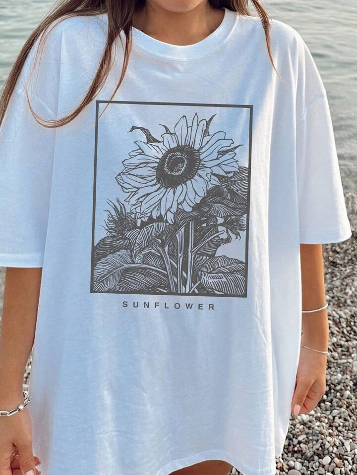 SHEIN LUNE Oversize Sunflower Printed Crew Neck Short Sleeve T-Shirt | SHEIN