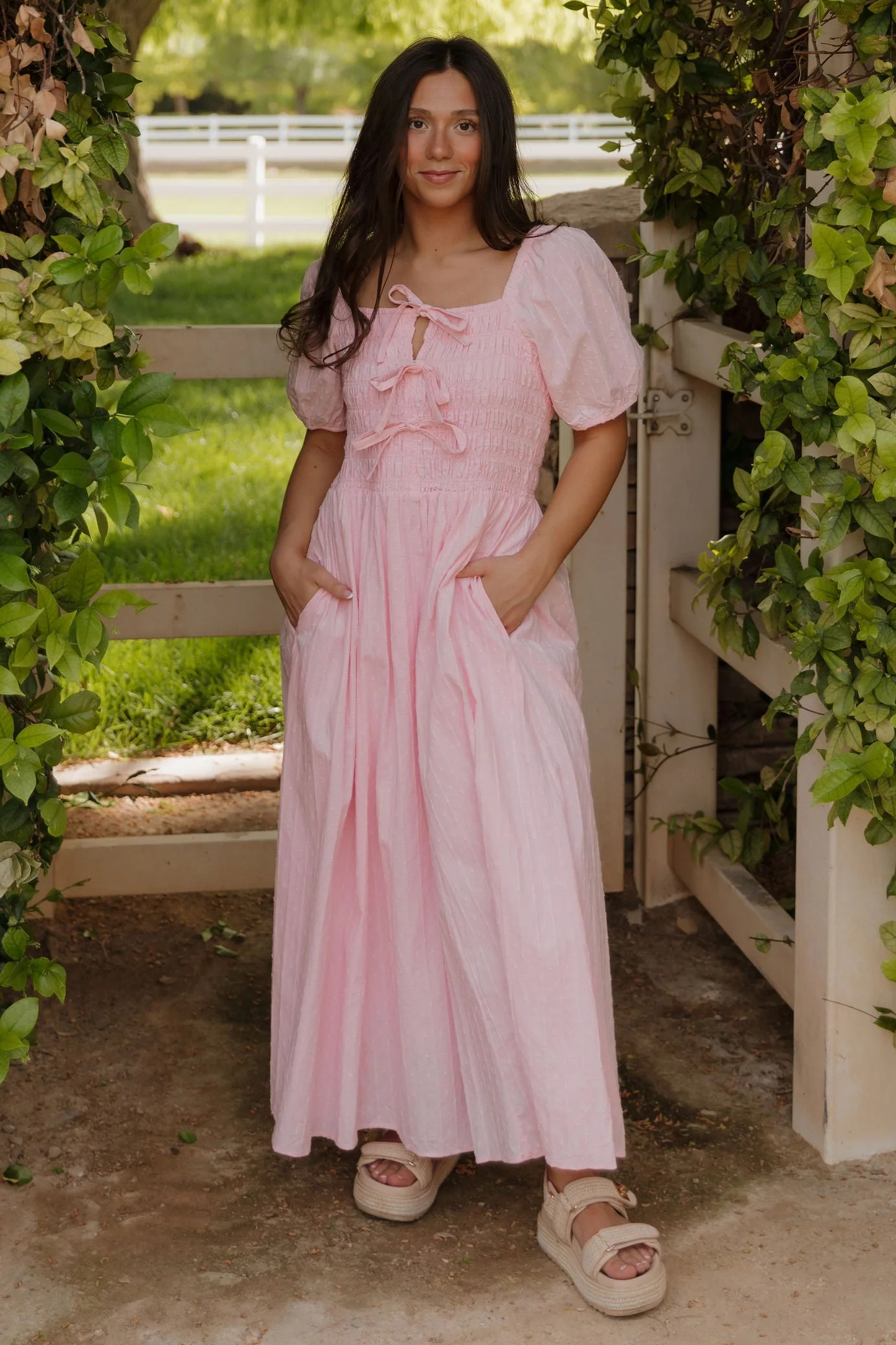 THE SUZANNAH BOW DETAIL DRESS IN PINK | Pink Desert