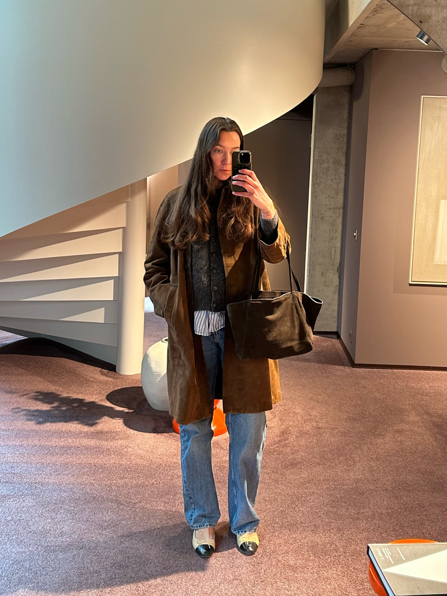 The perfect suede coat 🤍 #suedejacket #carcoat #suedebag #brownbag #ballerinas 

#LTKmidsize #LTKworkwear #LTKdeutschland
