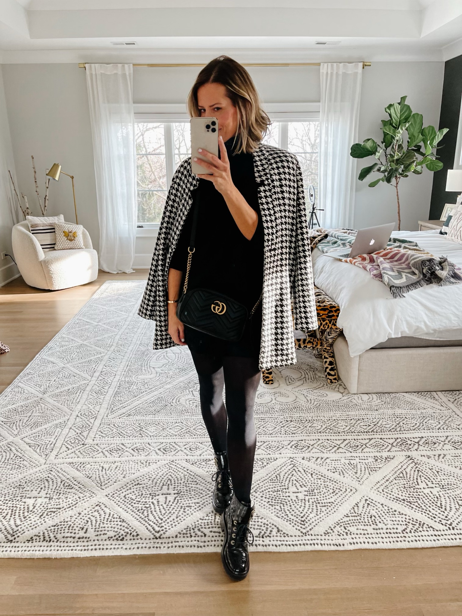 10 Days of Holiday Outfits | D A Y nine ✨ If you love cozy and comfy, the look is for you 🙌🏻 Shop it all in my HOLIDAY STYLE highlight 🖤 #holidayoutfit #holidayoutfits #styleseries #stylingtips #stylingtip

#LTKstyletip #LTKHoliday #LTKSeasonal